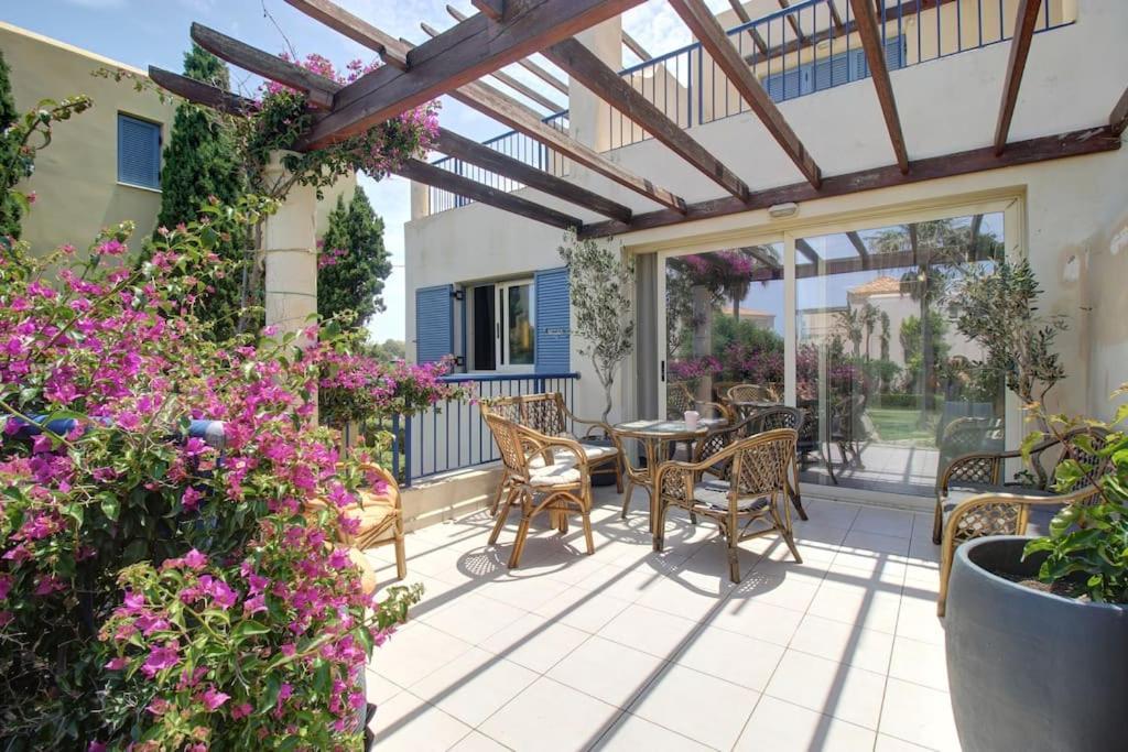 Elias 1-bedroom On The With Pool *