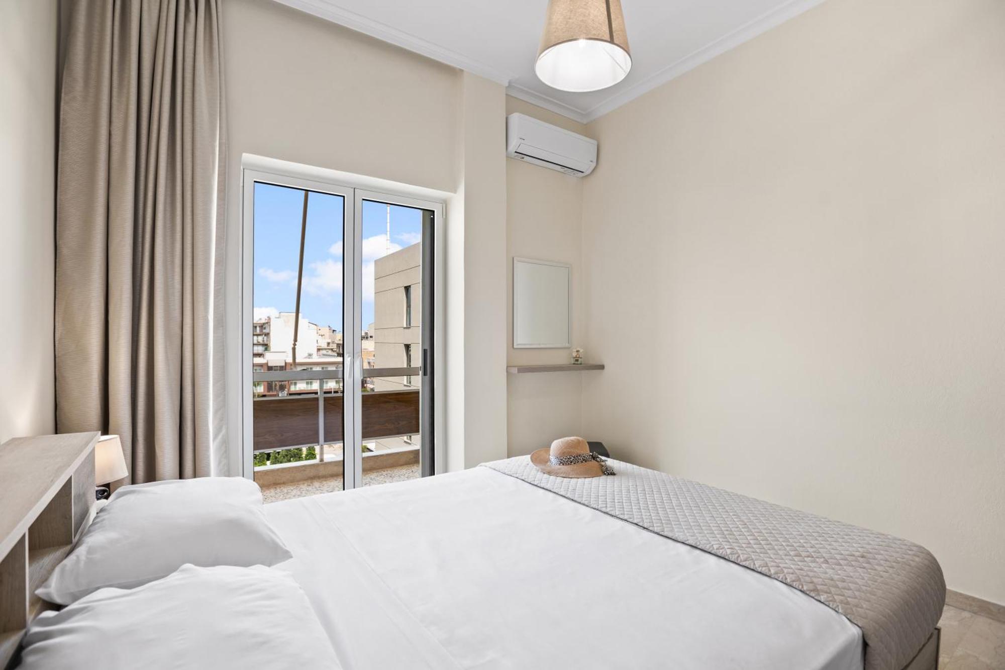 Uplevel Apartment, & Sea View Next To Old Port Apartment *