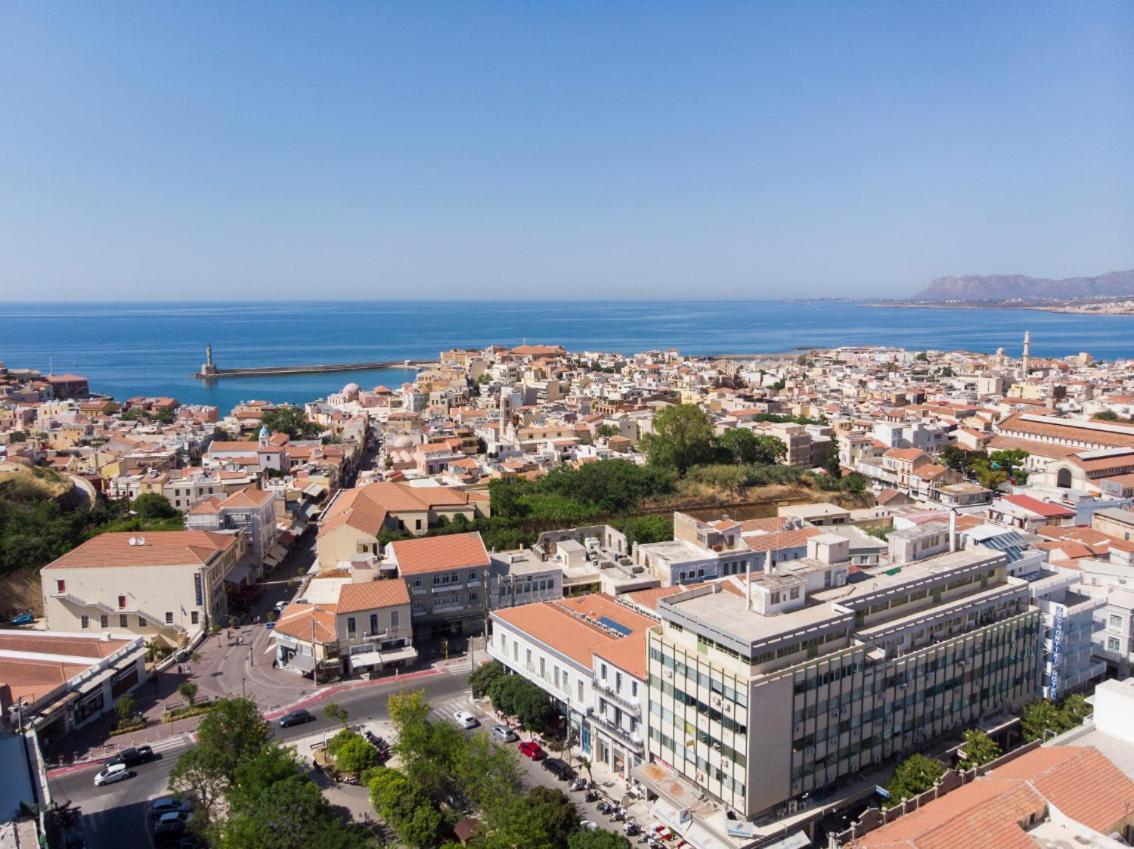 Uplevel Apartment, & Sea View Next To Old Port Chania (Crete)