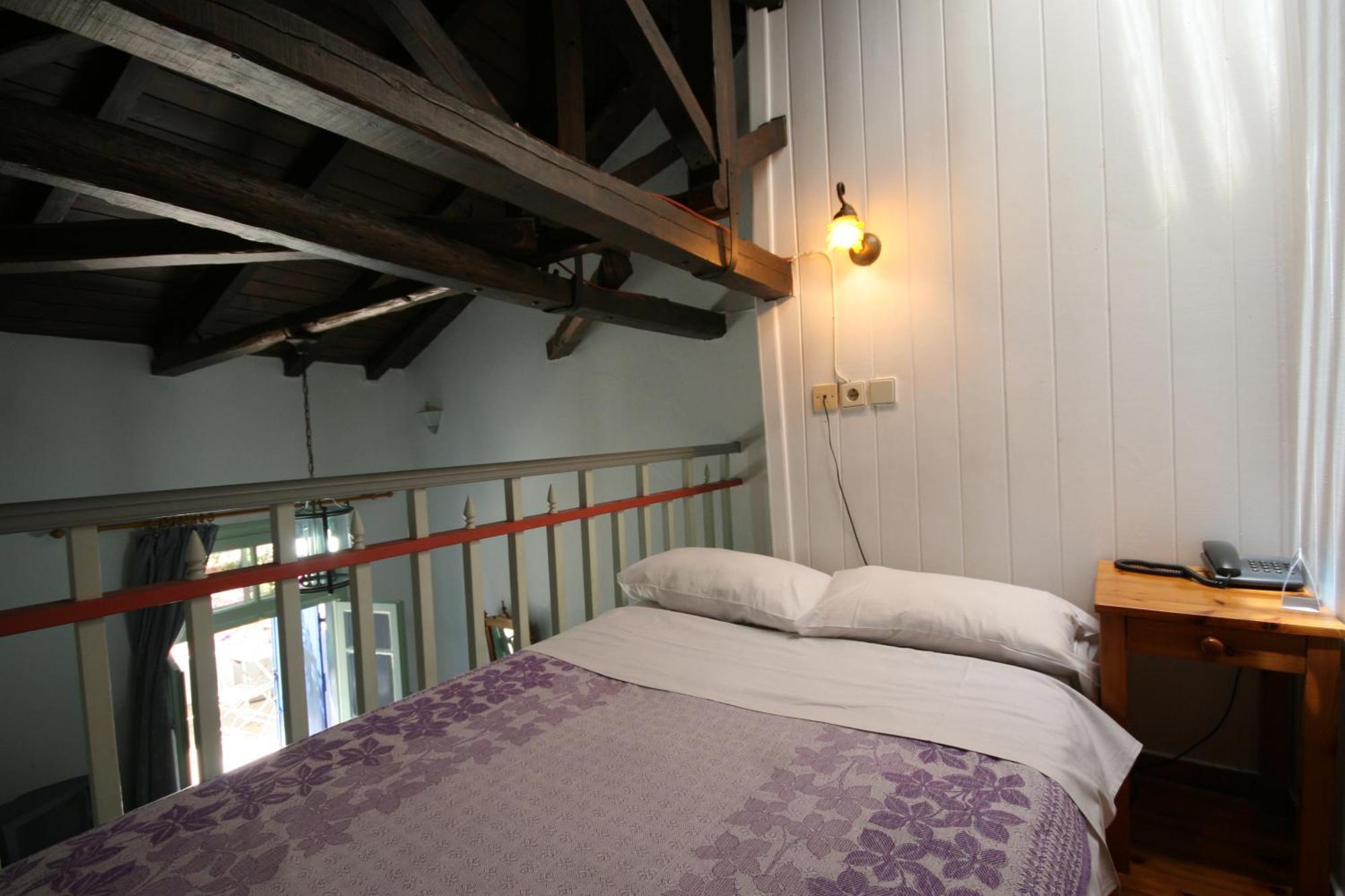 Nostos Aparthotel 3*