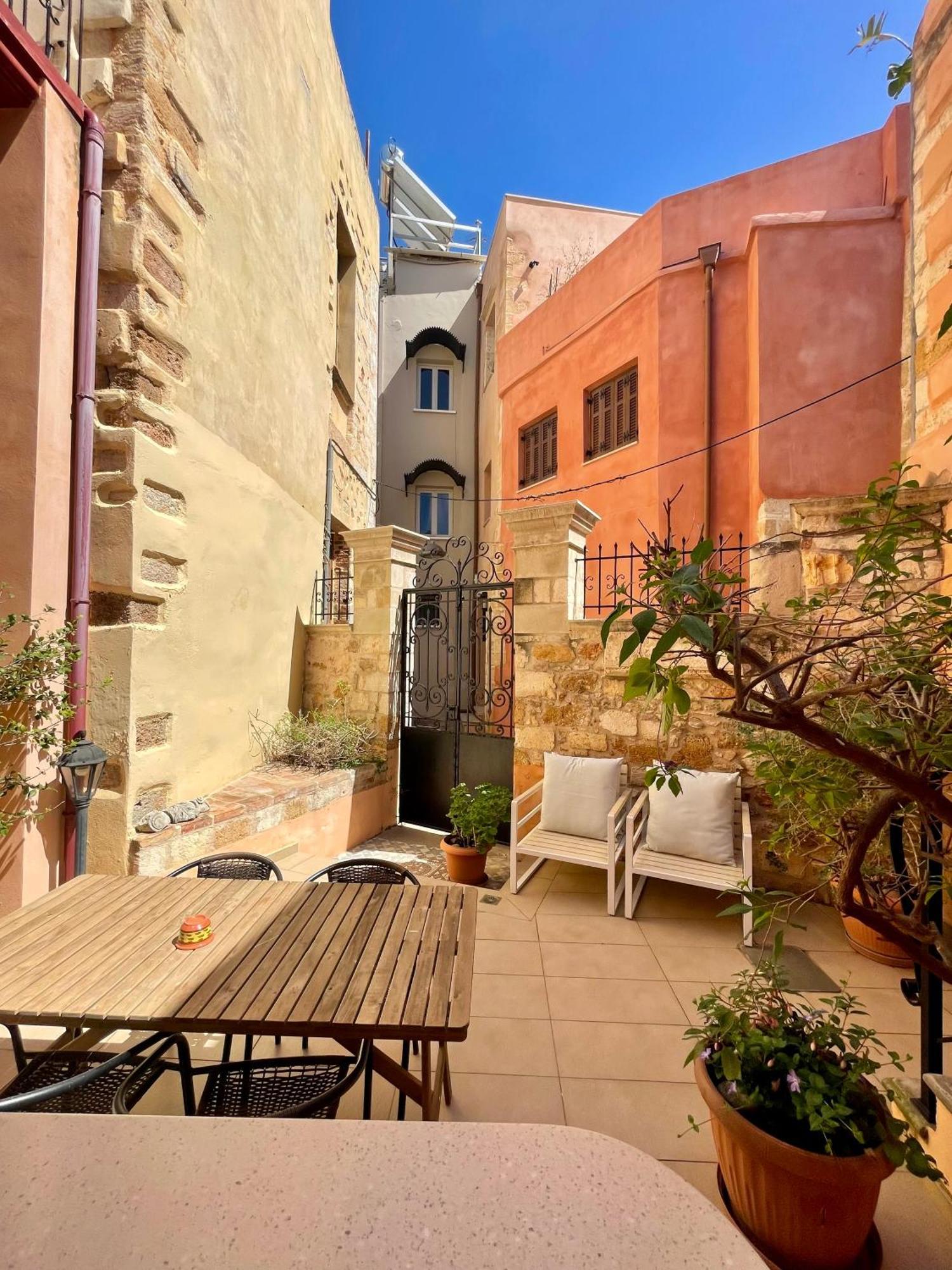Odyssey Studios Apartment *