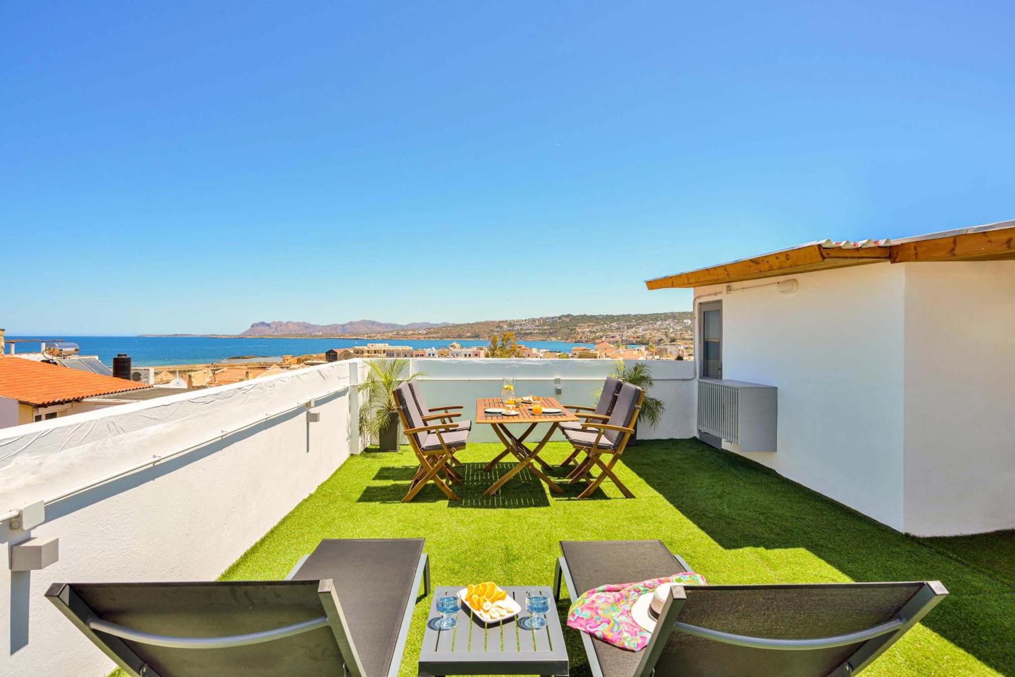 Apartment Old Town Loft With Sea View Roof Terrace And Private Parking