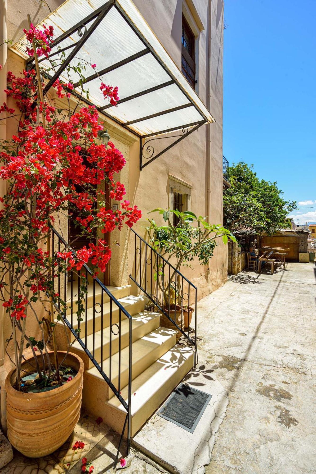 Apartment Old Town Loft With Sea View Roof Terrace And Private Parking Chania (Crete)
