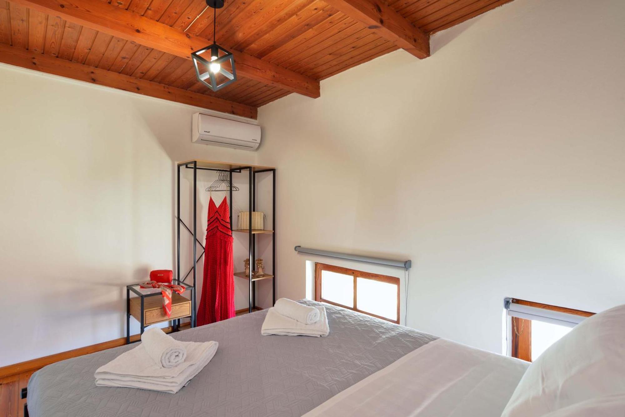 Apartment Old Town Loft With Sea View Roof Terrace And Private Parking