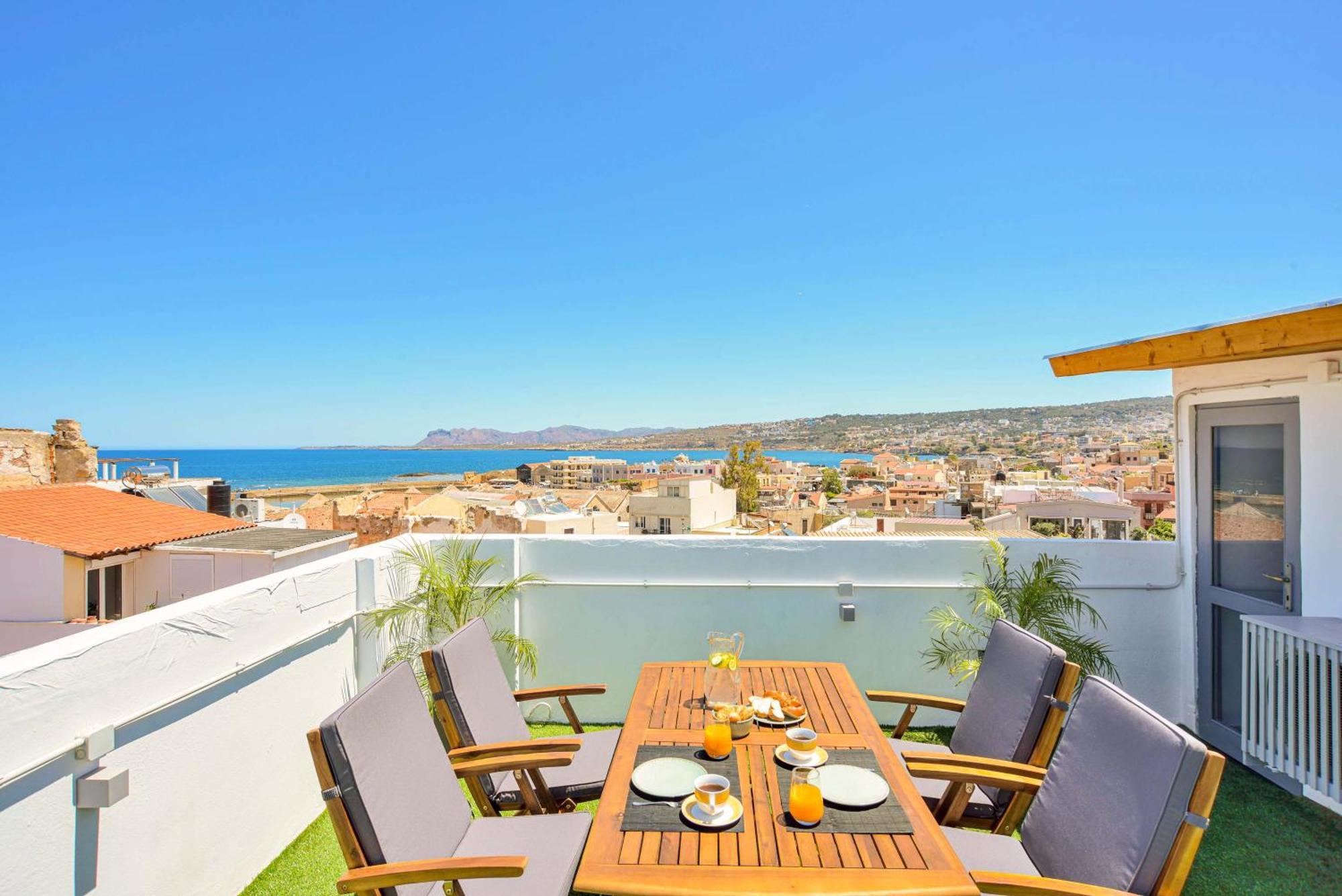 Old Town Loft With Sea View Roof Terrace And Private Parking