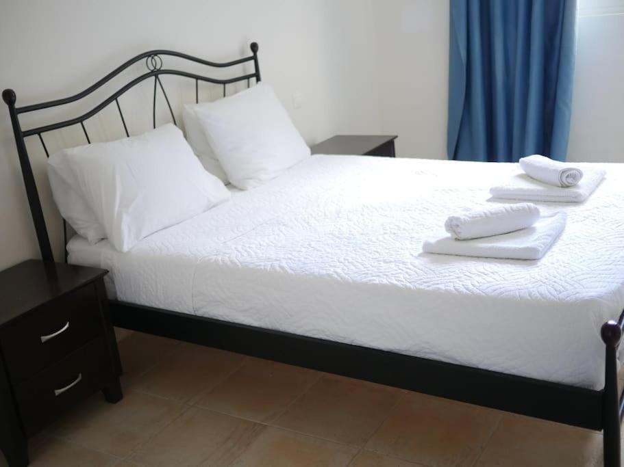 Casseiopia 5 Bedroom On With Pool * Chania (Crete)