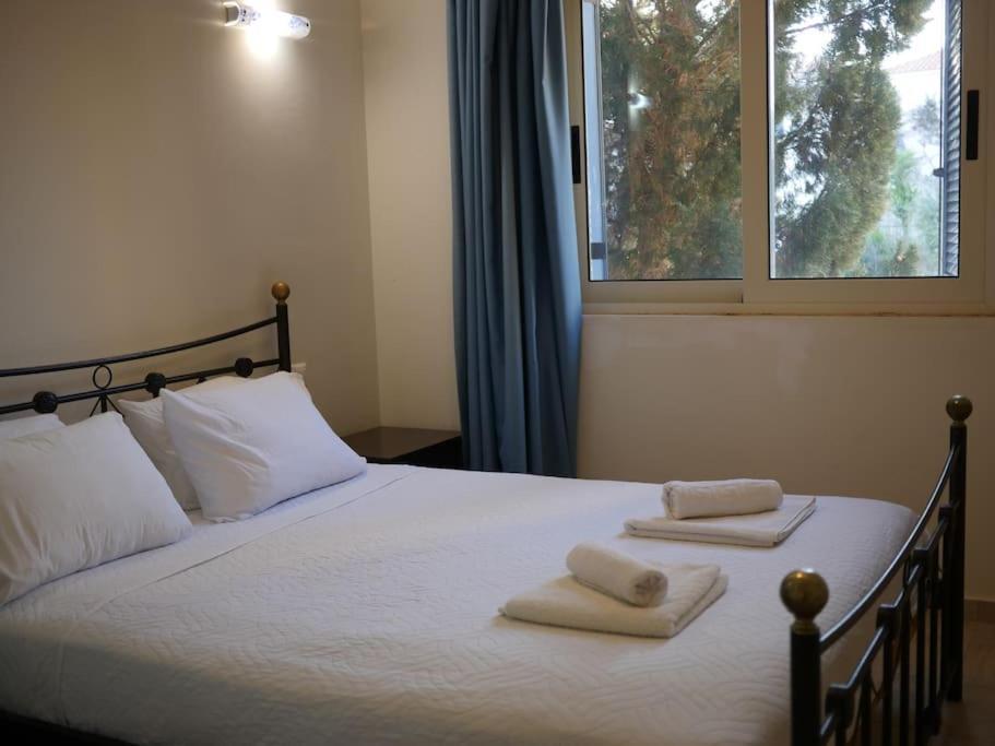 Casseiopia 5 Bedroom On With Pool Chania (Crete)