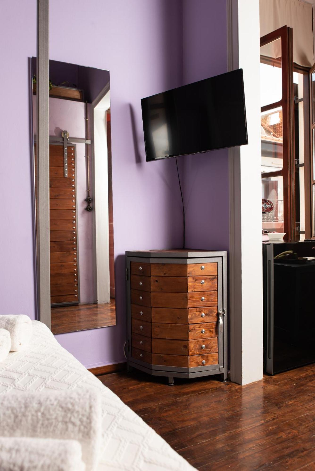 Favela Living Space 3*