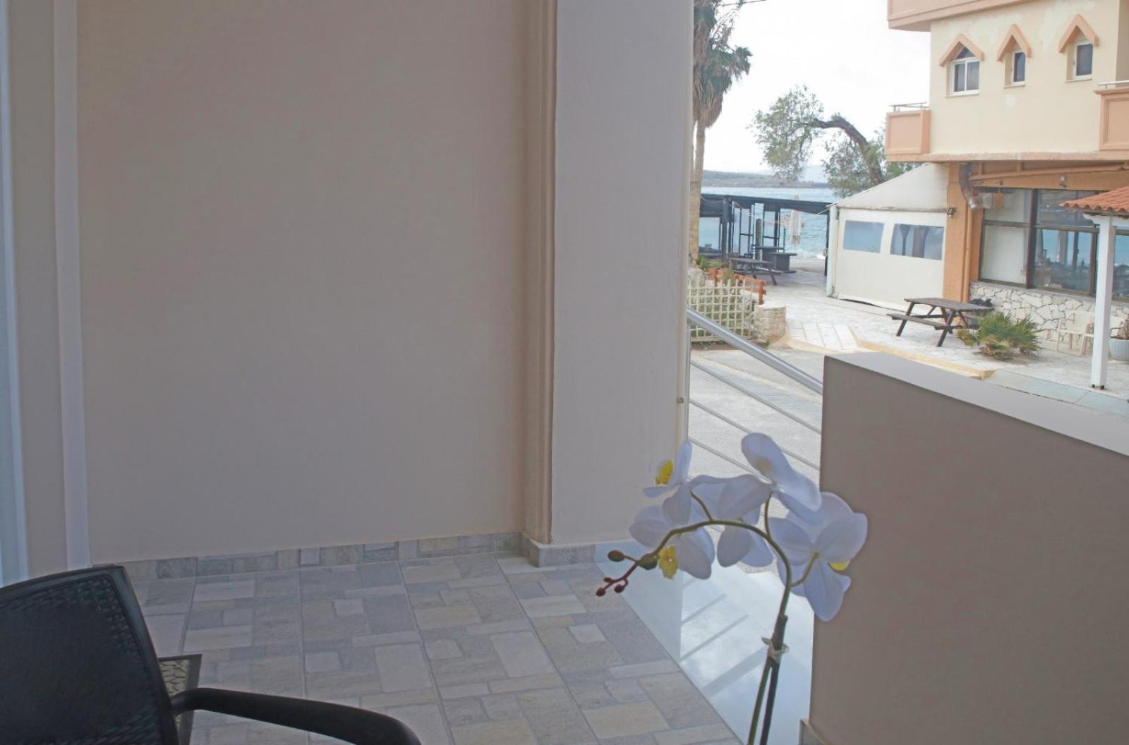 Thalia Chanla Apartment *