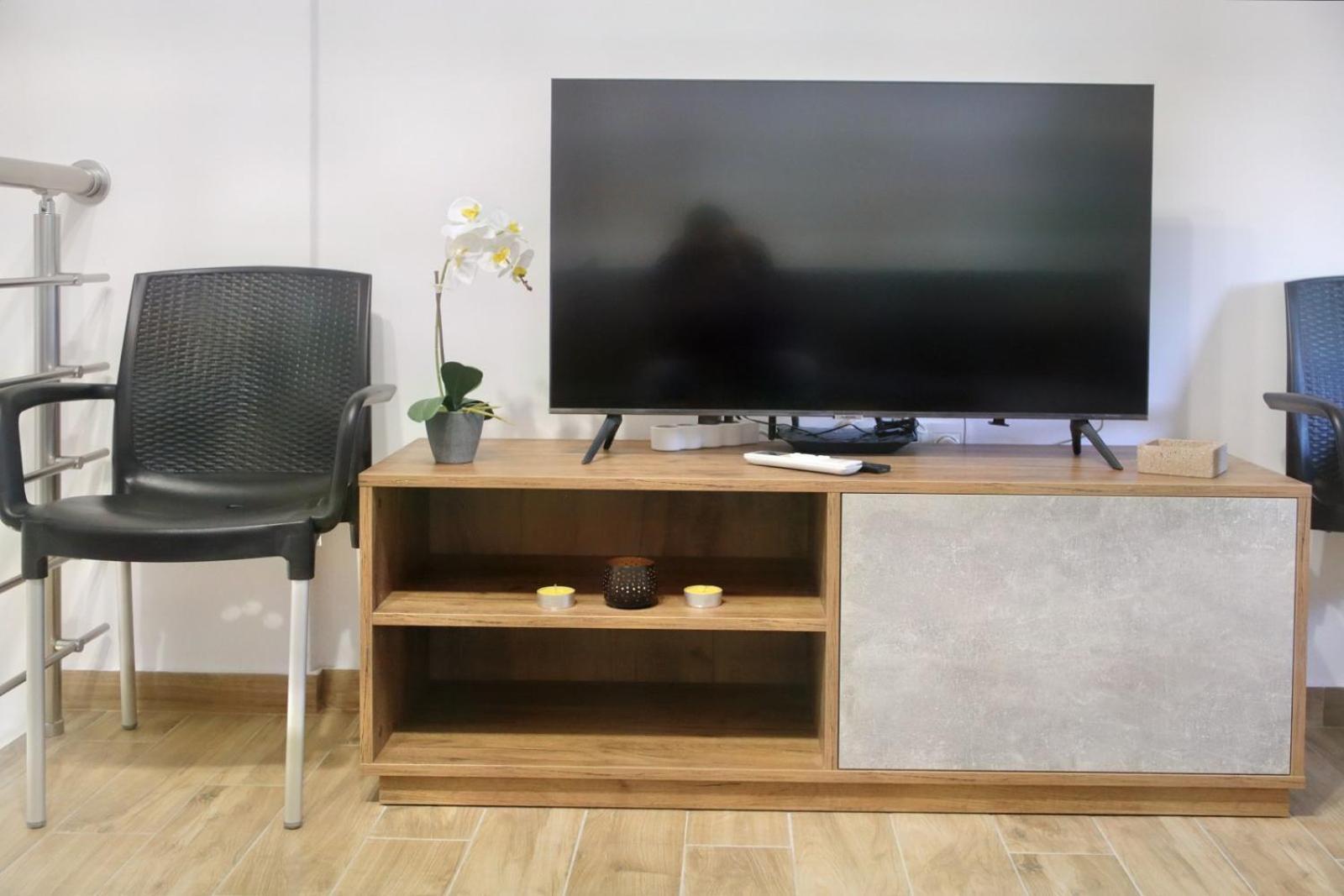 Thalia Chanla Apartment