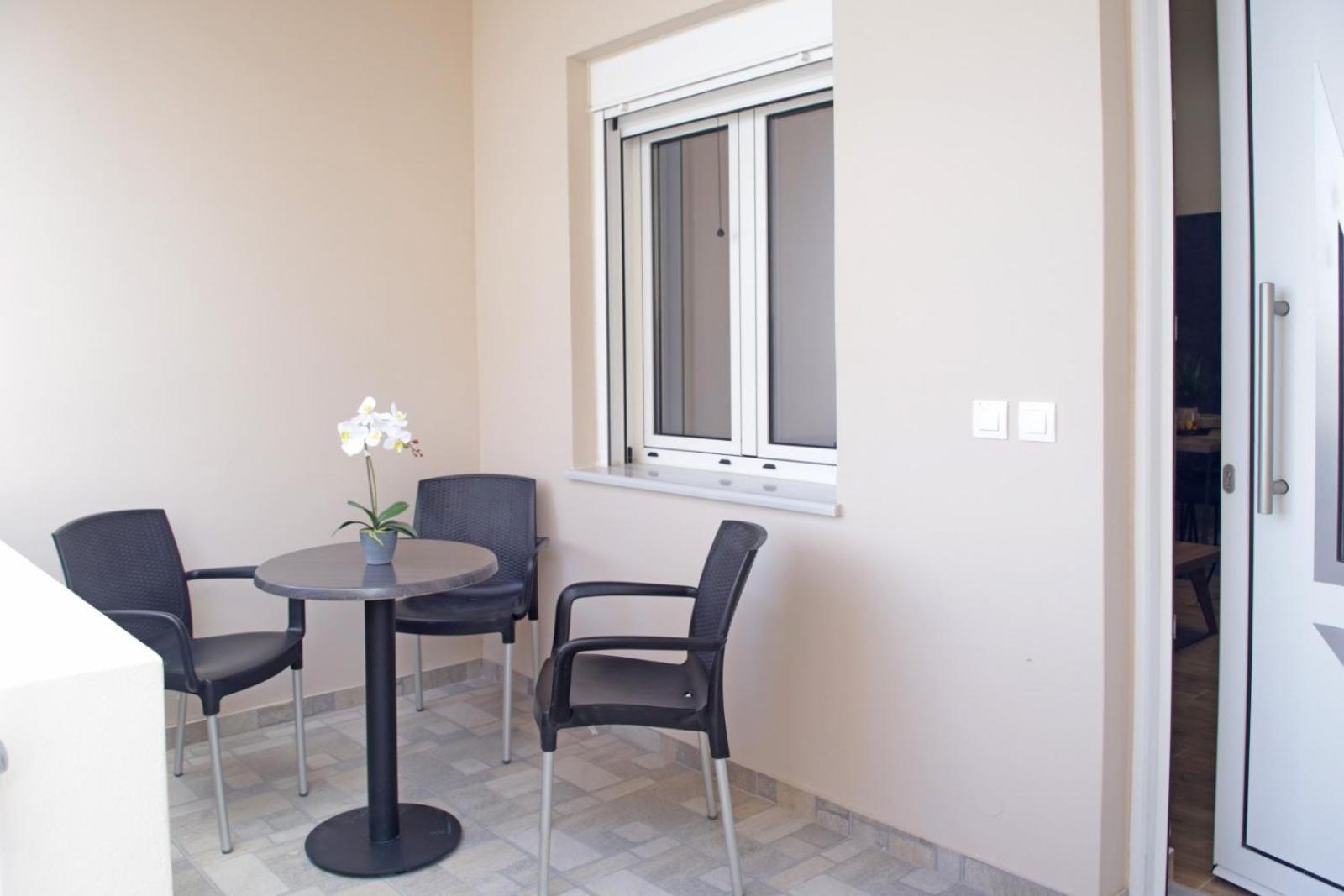 Thalia Chanla Apartment