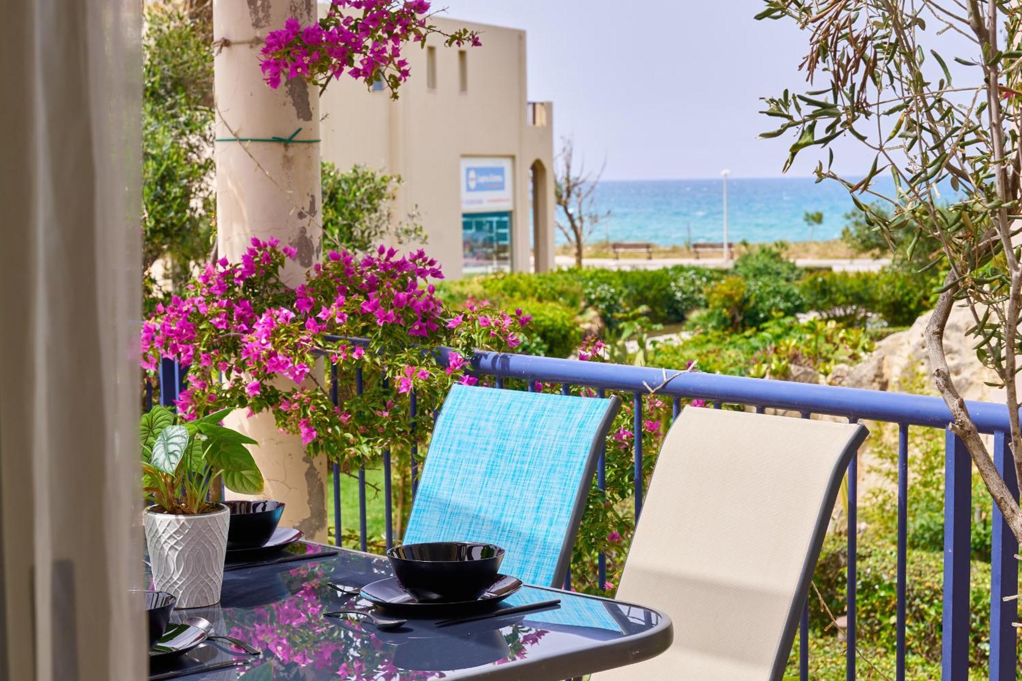 Elias 3-bedroom On The Beach With Pool * Chania (Crete)
