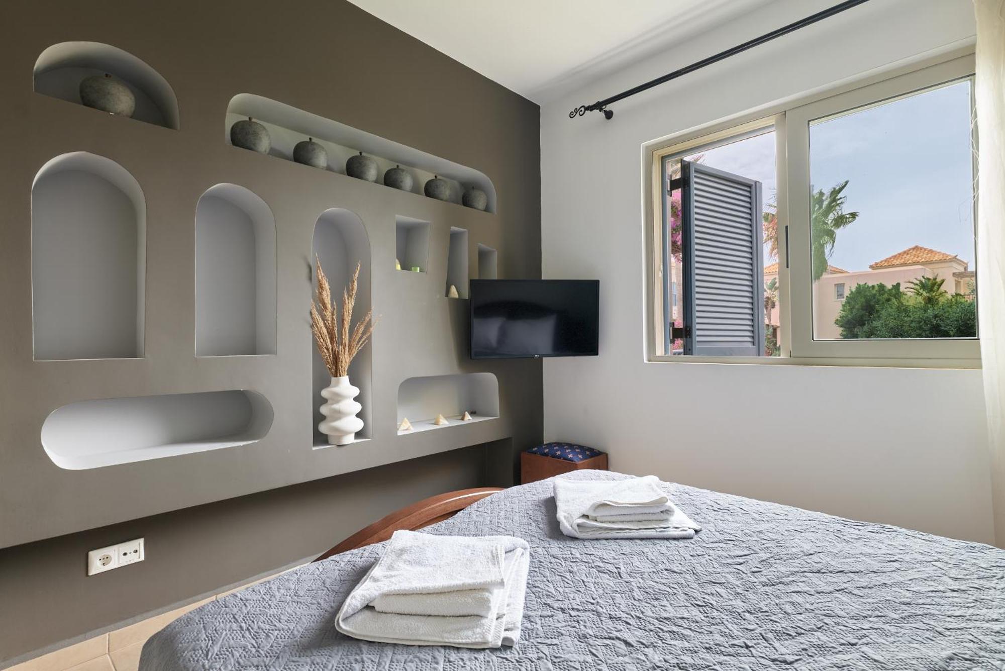 Apartment Elias 3-bedroom On The Beach With Pool Chania (Crete)