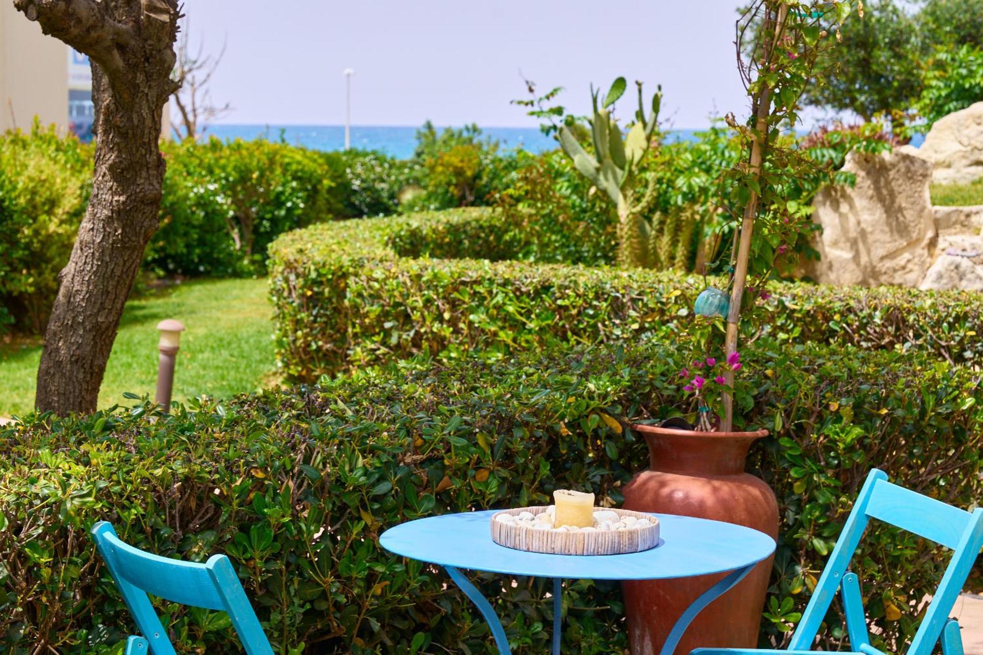 Elias 3-bedroom On The Beach With Pool Apartment Chania (Crete)