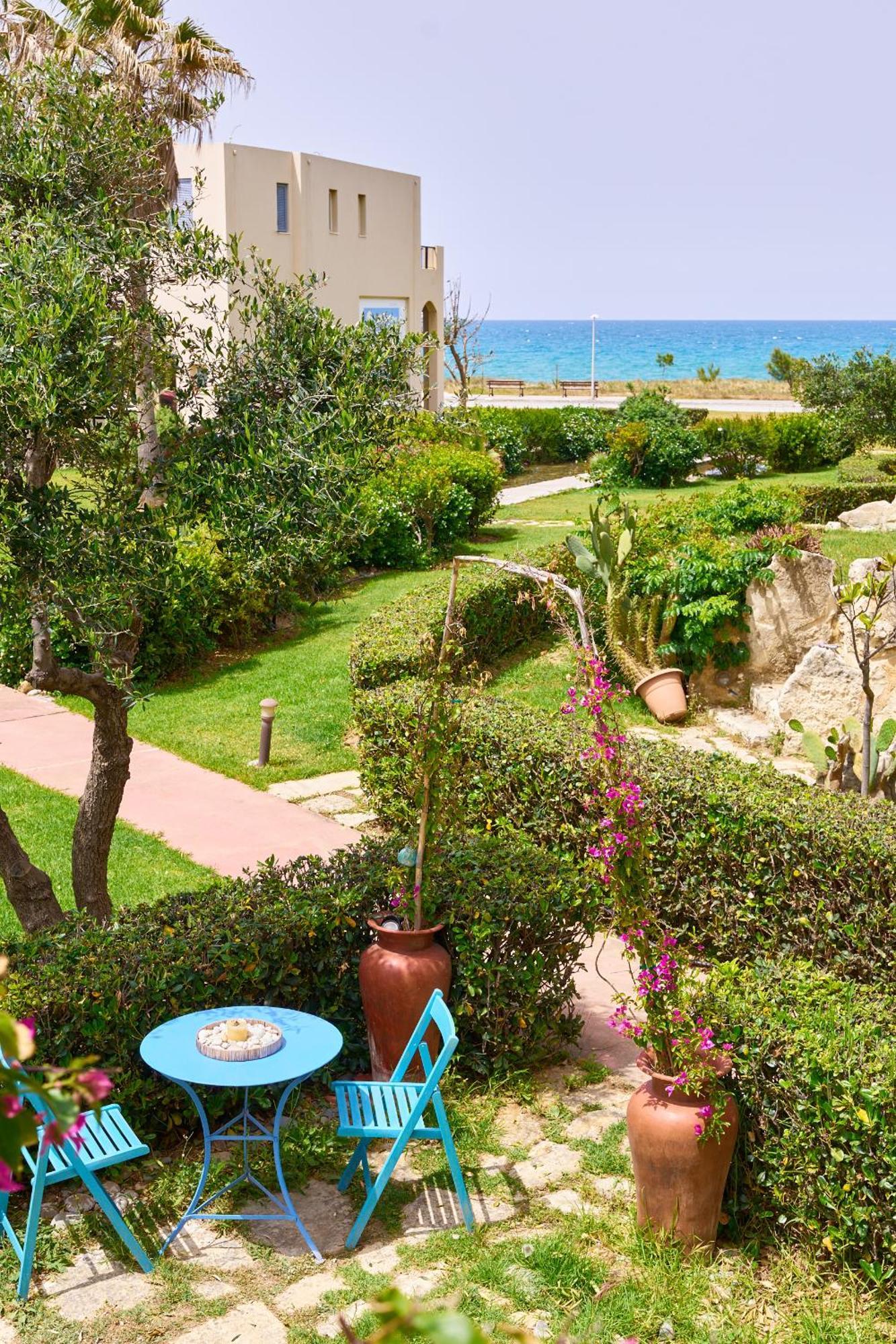 Elias 3-bedroom On The Beach With Pool * Chania (Crete)