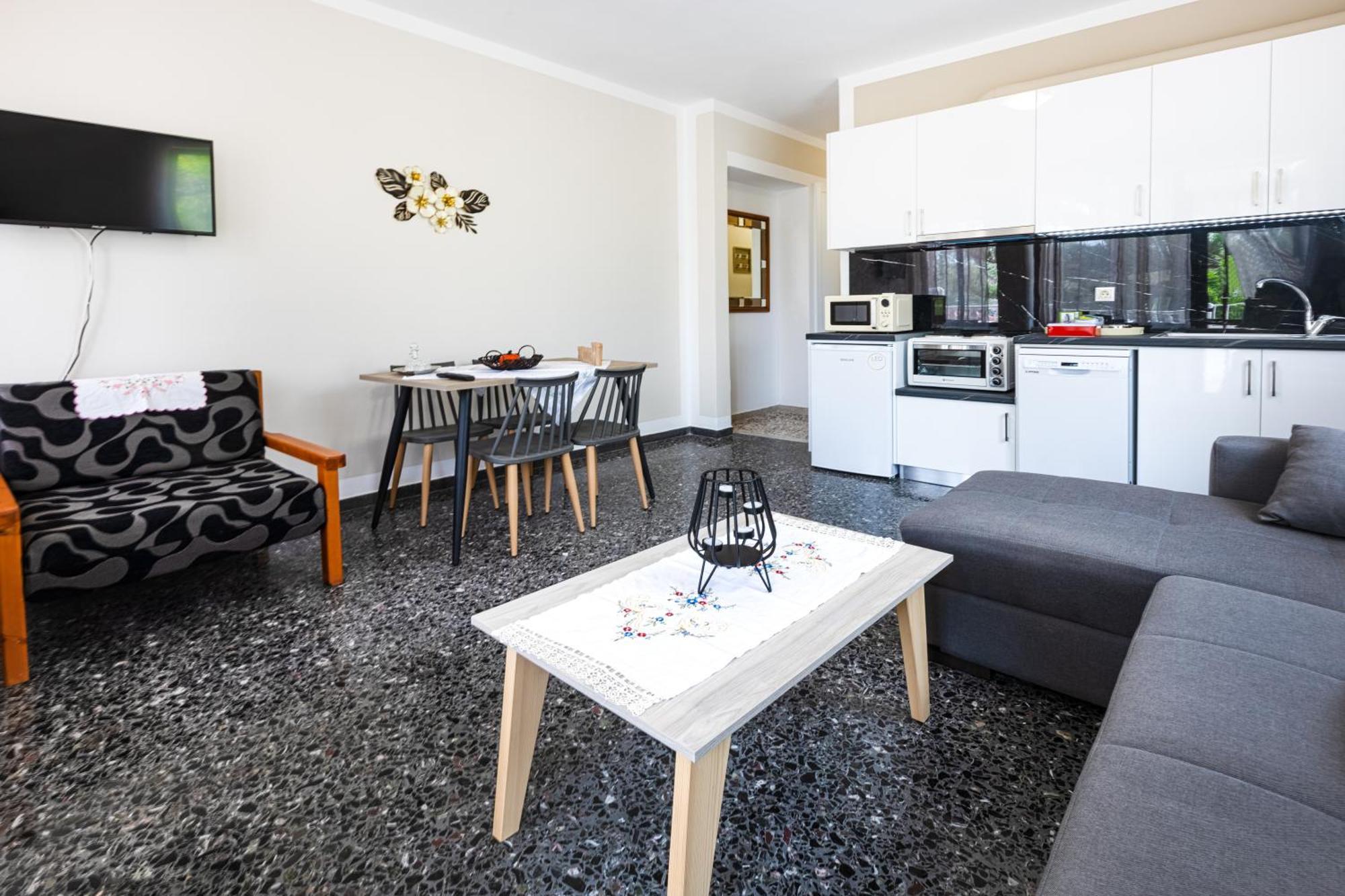 Apartment Kaliopi's *