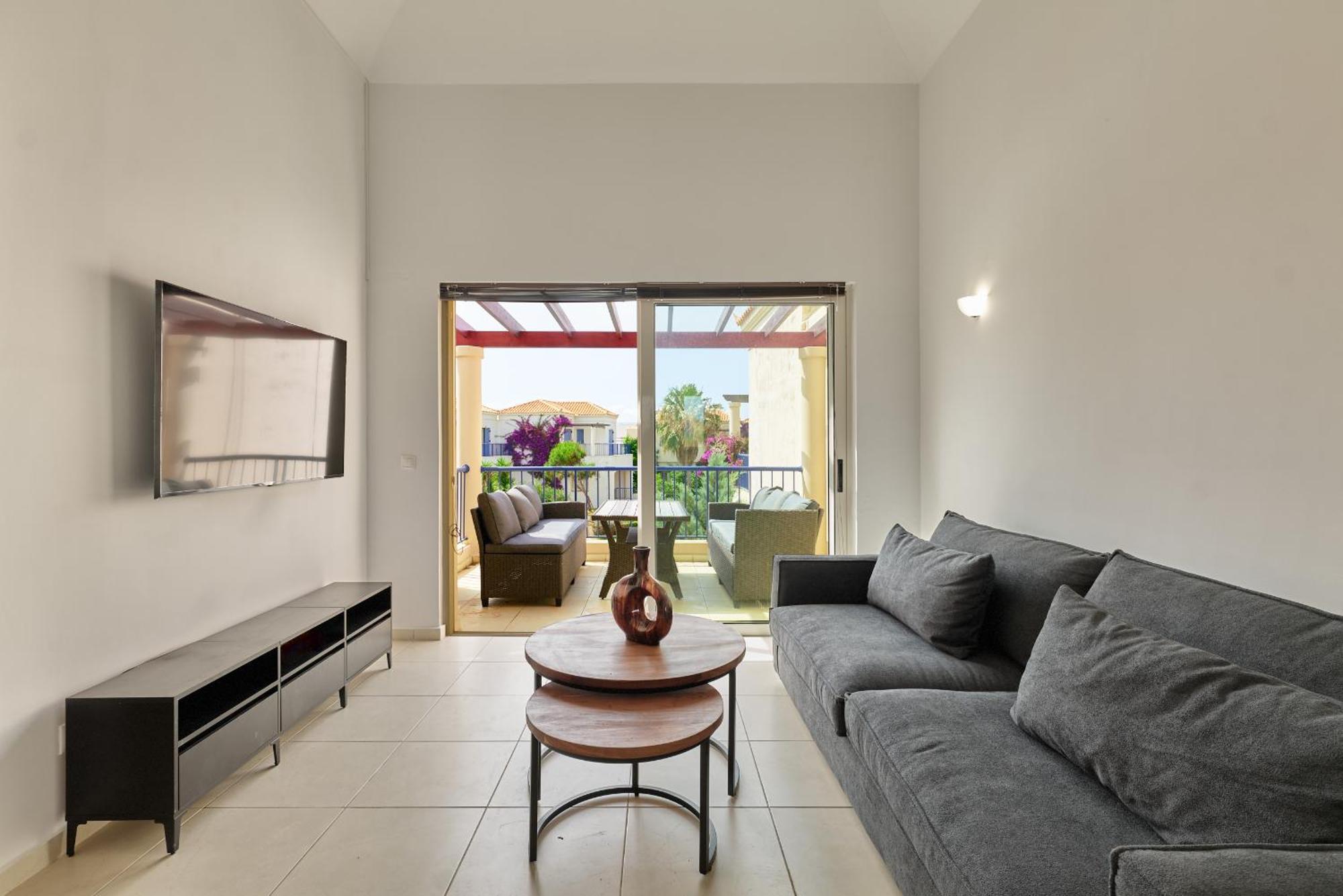 Casseiopia 5 Bedroom On With Pool * Chania (Crete)