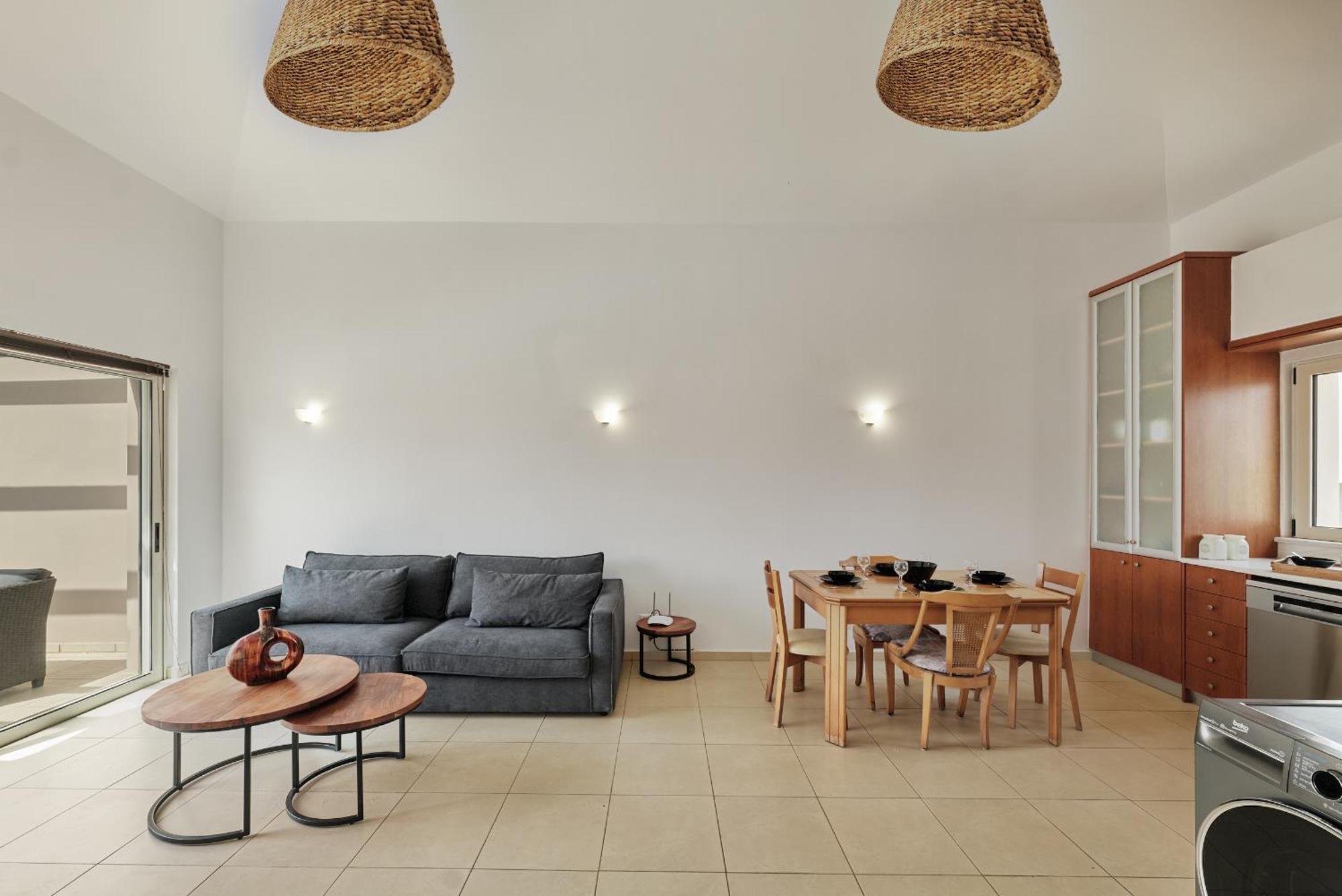 Apartment Casseiopia 5 Bedroom On With Pool