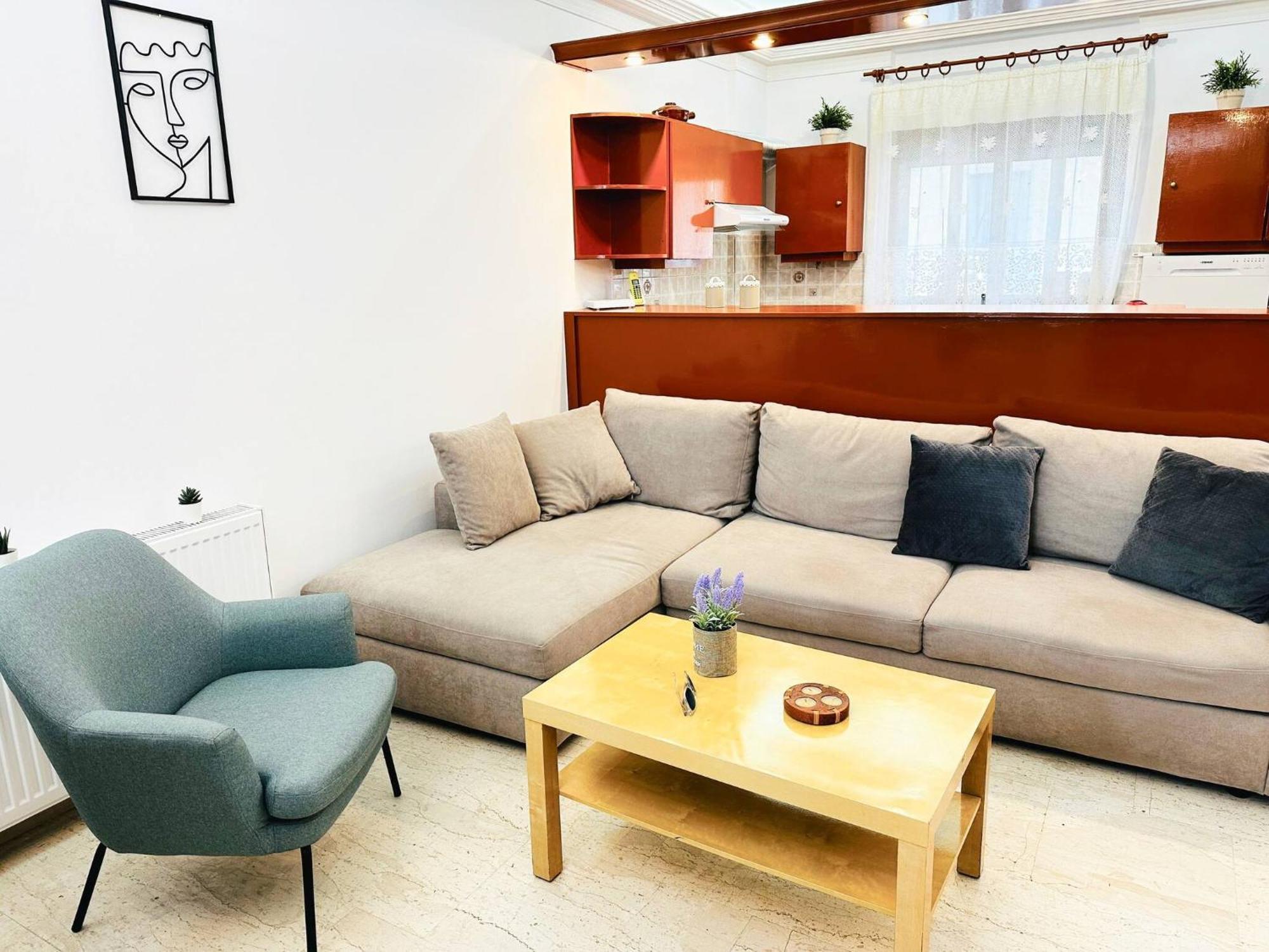 Apartment Sea Breeze Sanctuary-1bd 3pl 1ba - 90m To Sea