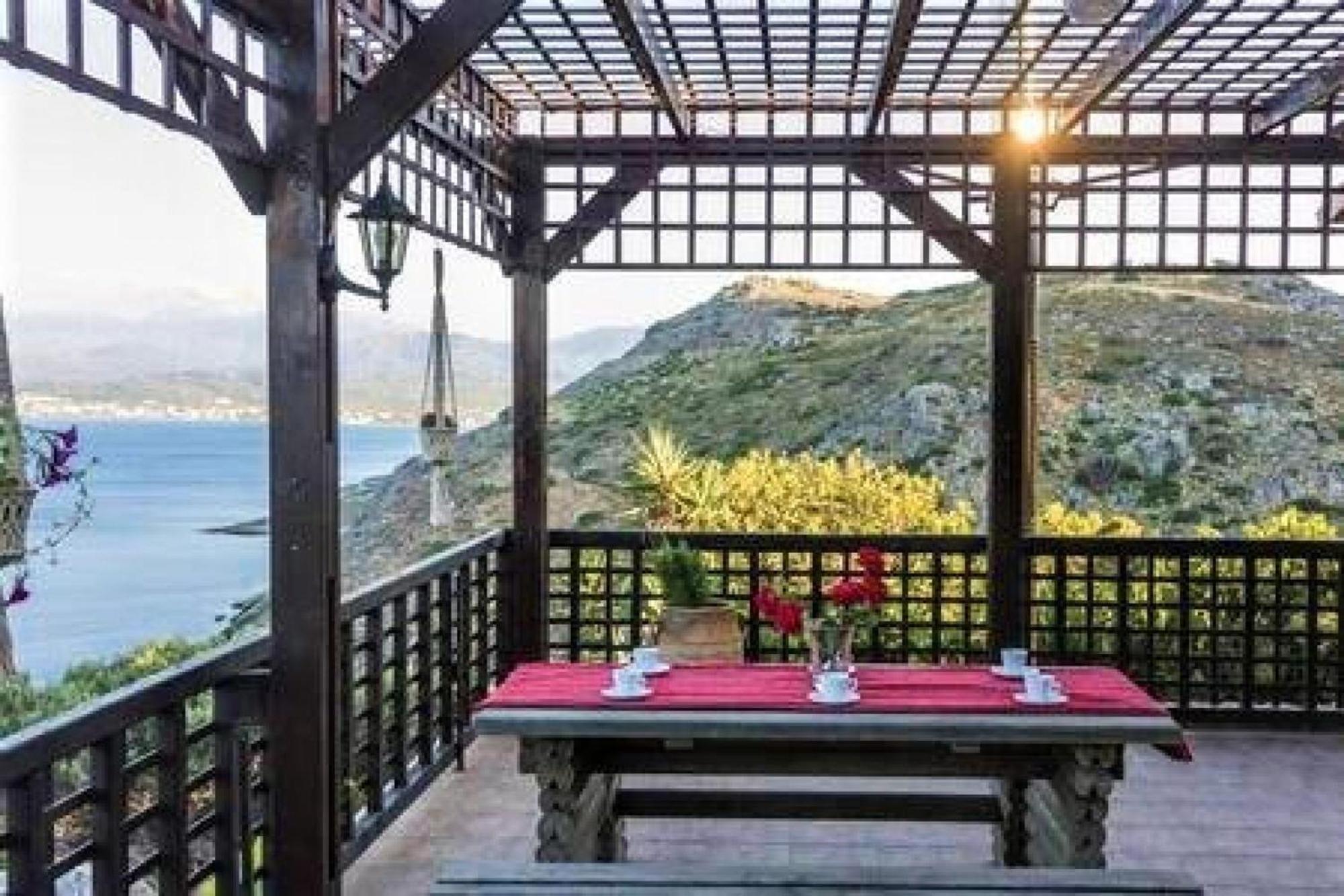 Villa Akrolithos With Private Pool *