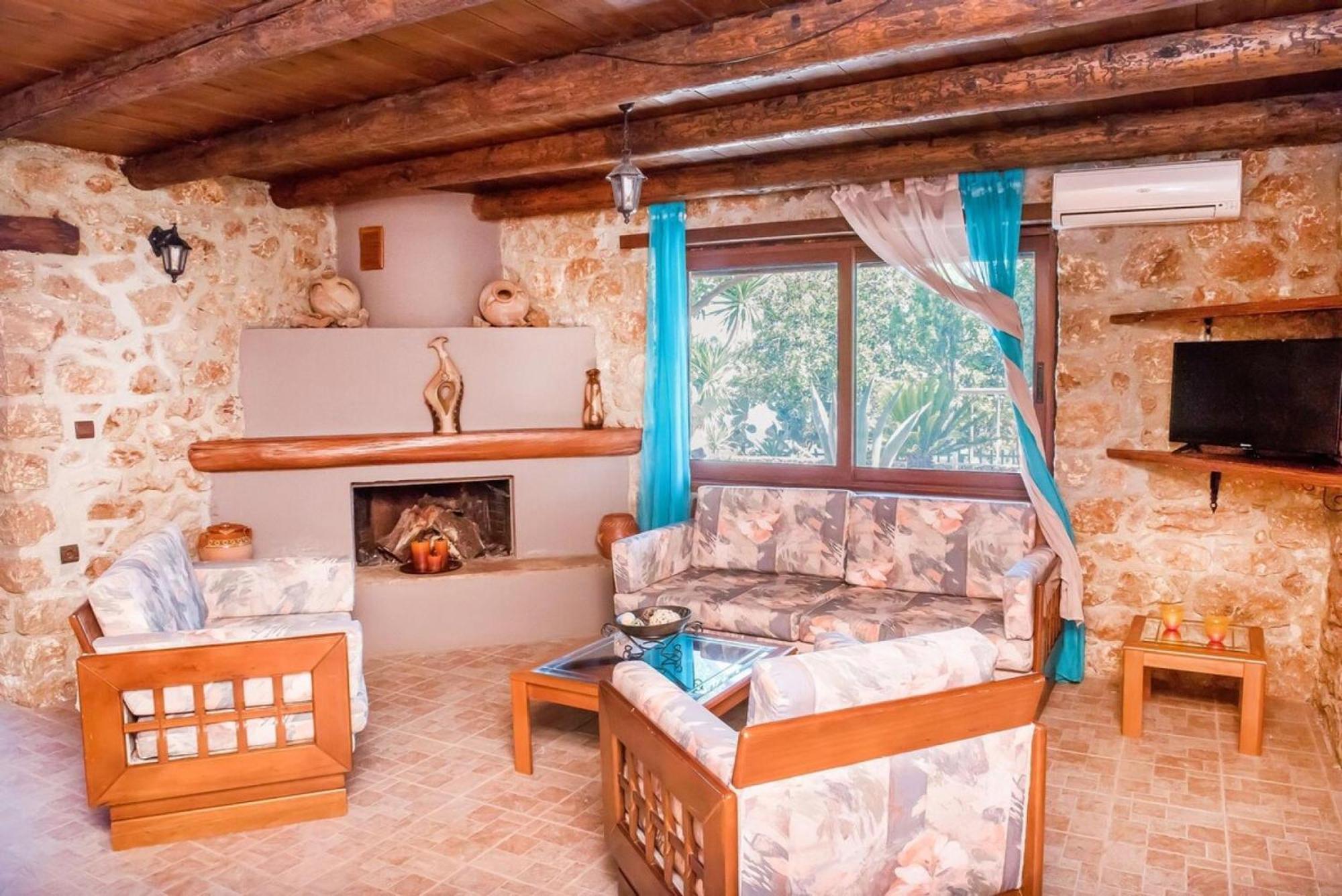 Akrolithos With Private Pool Villa Chania (Crete)