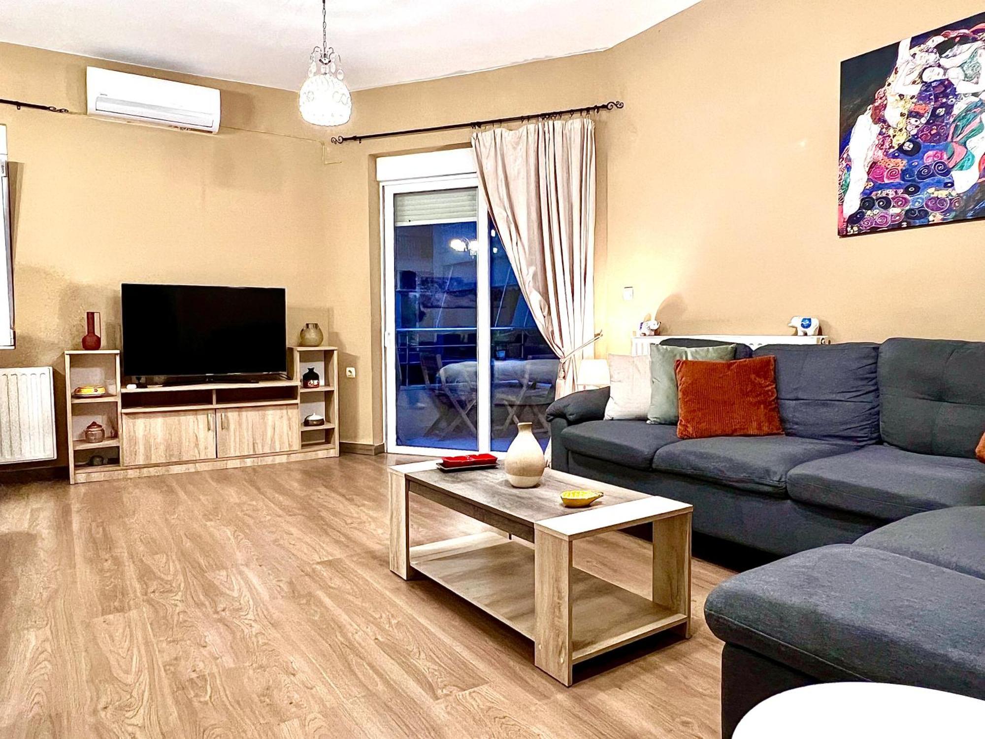 Odyseia Apts I At The Center Of The & Old Town Apartment