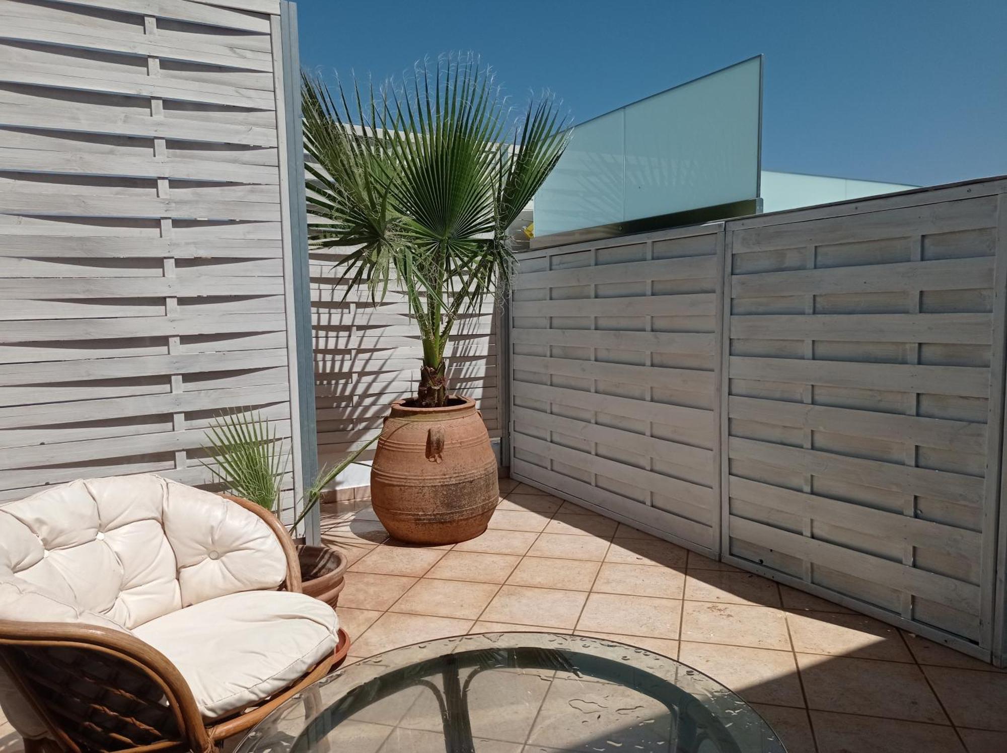 Apartment With Heated Rooftop Pool *