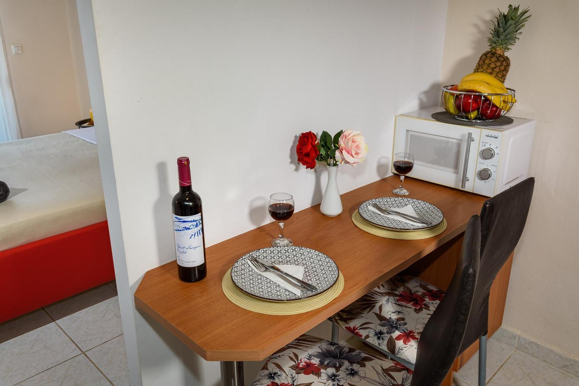 Apartment 25