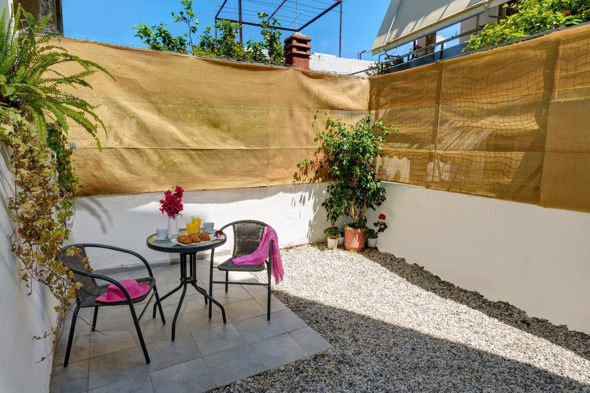 25 * Chania (Crete)