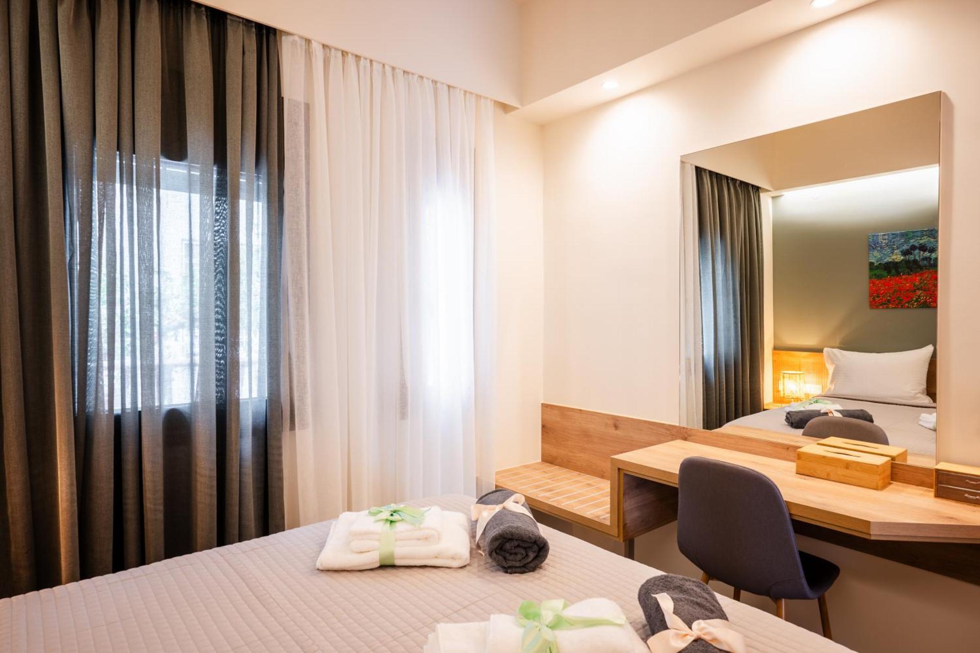 Clio - Newly Renovated With Parking Apartment