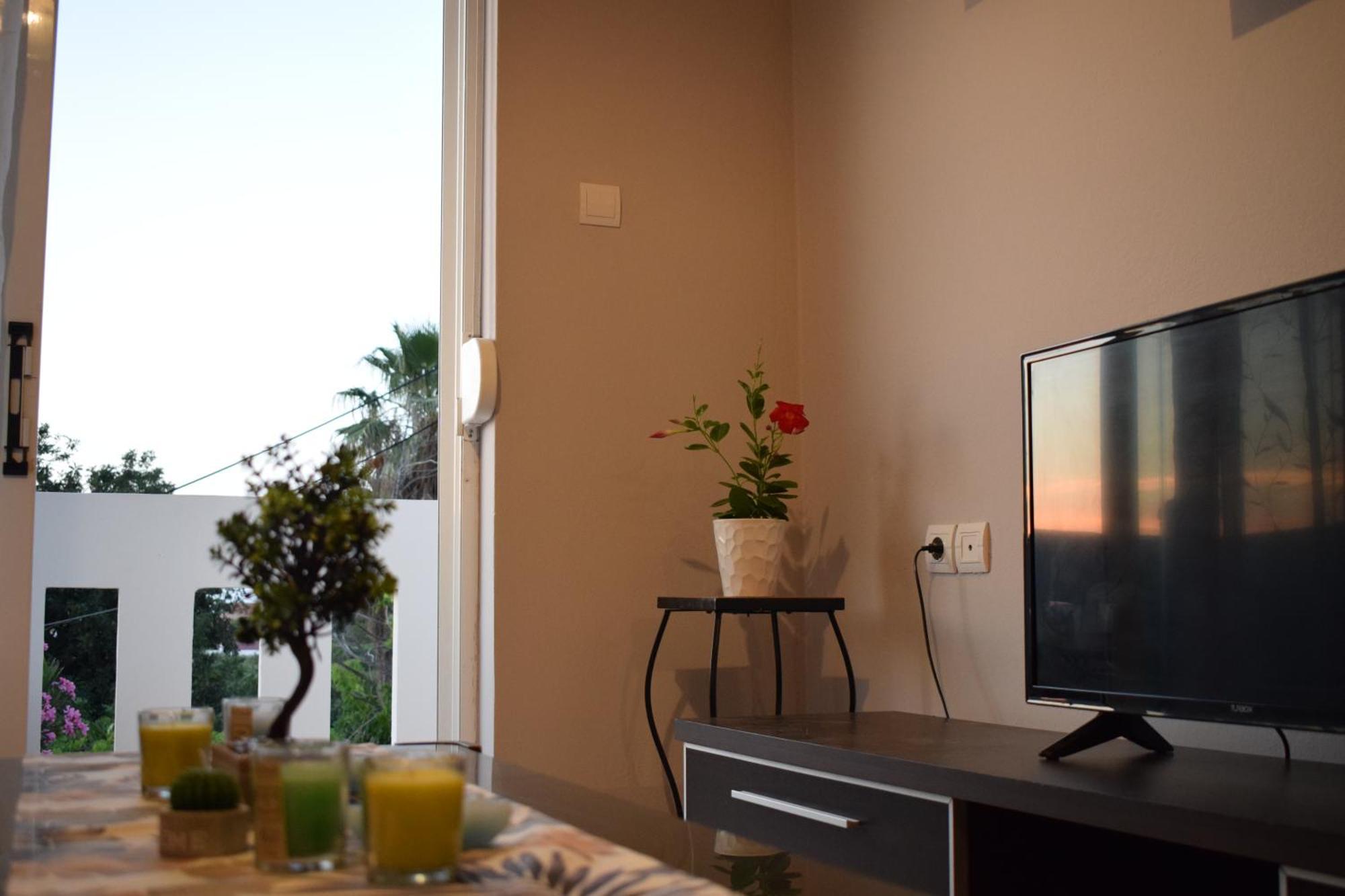 Stavros Apartment *