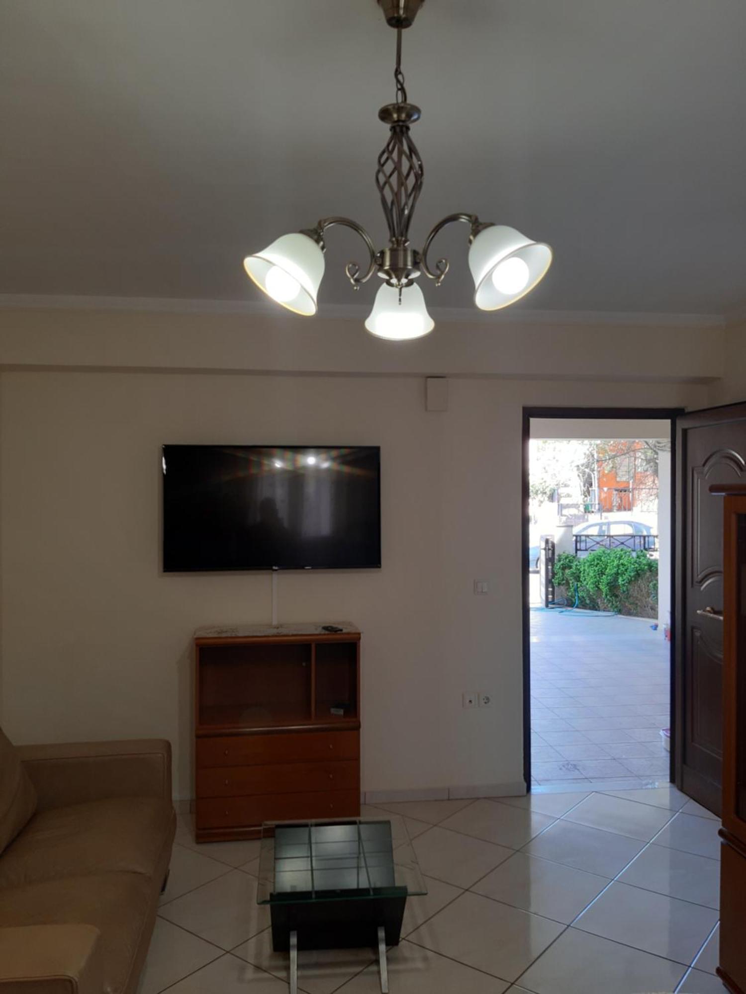 Fanis Apartment *