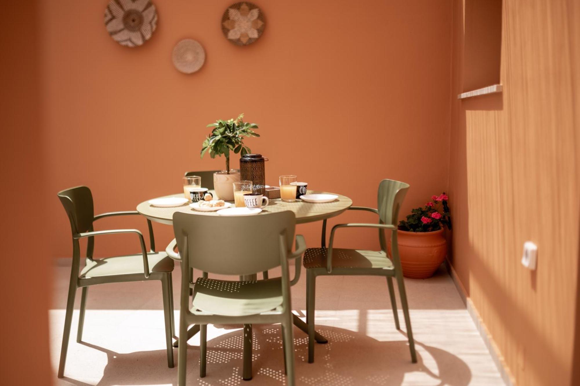Arch Home, Luxury With Private Parking Holiday home *