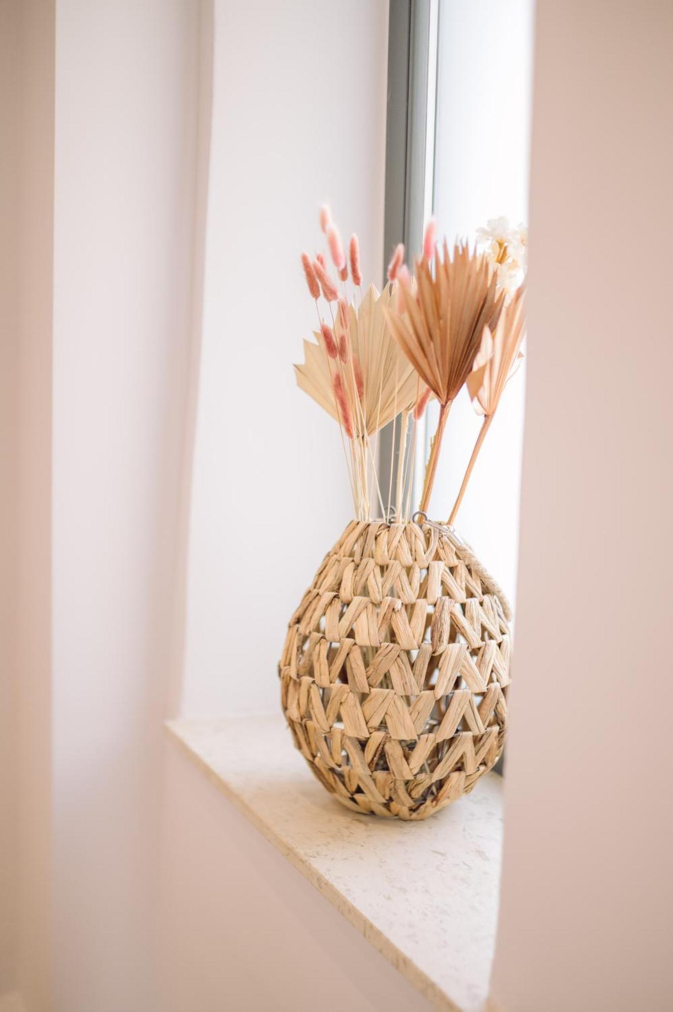 Arch Home, Luxury With Private Parking *