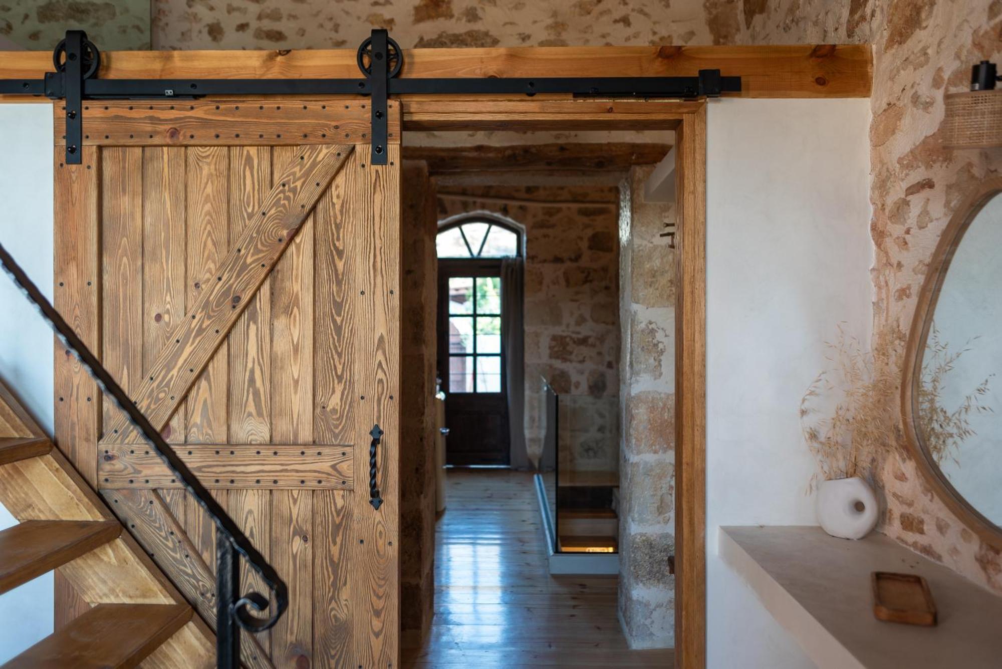 Delta-rho Villa
