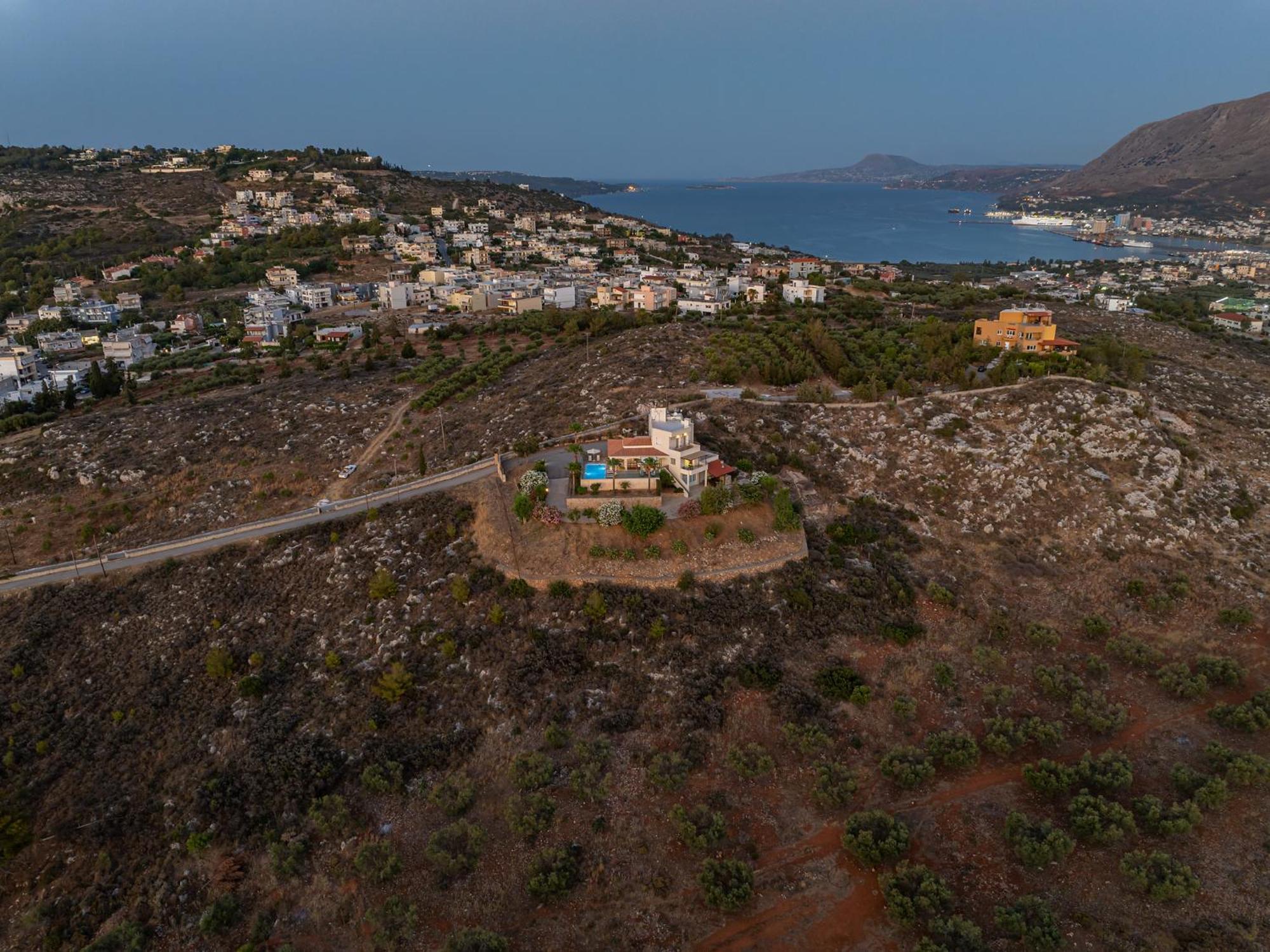 Karmilos Hill Villa *