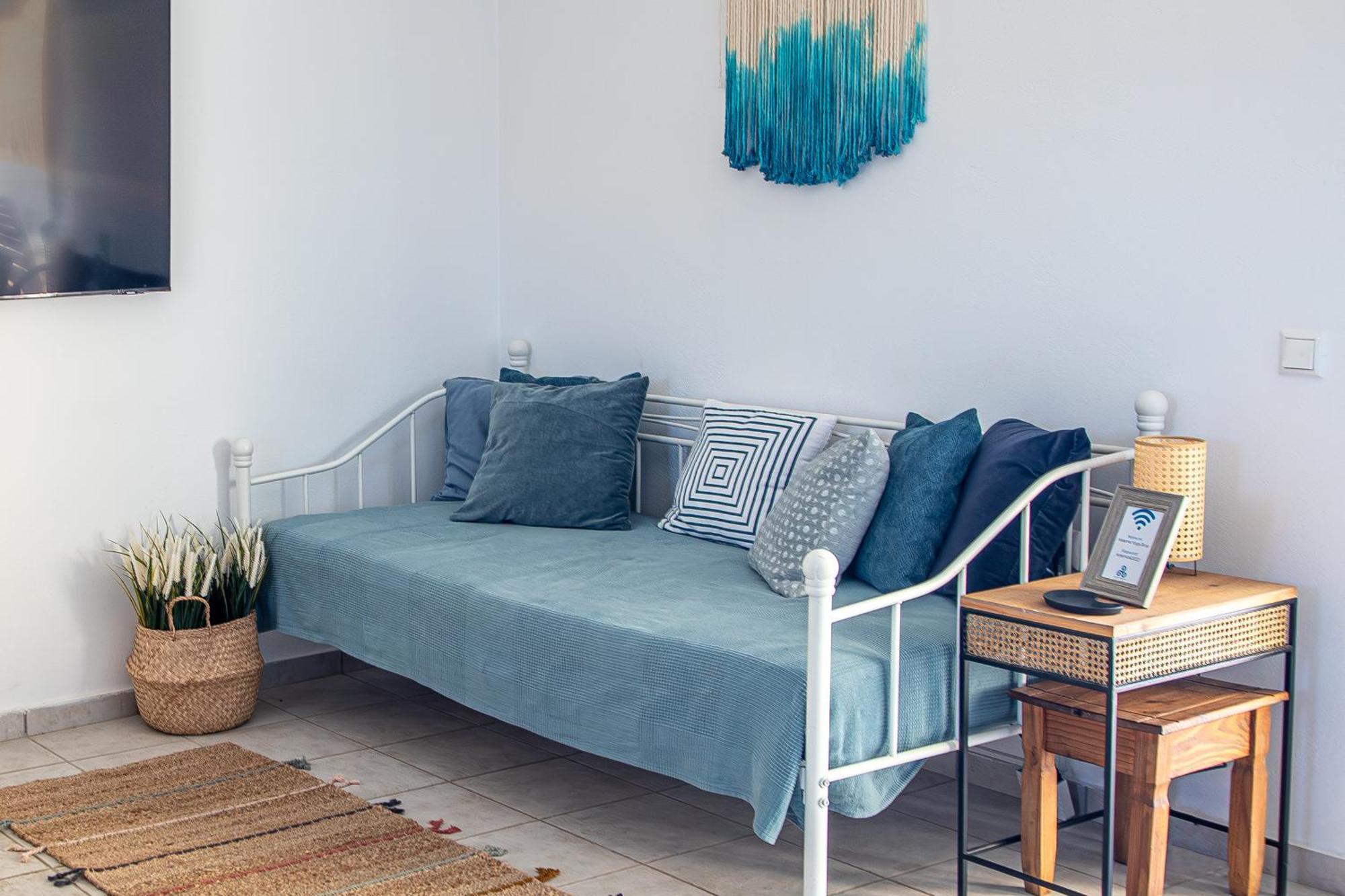 Apartment Maleme Yoga Blue