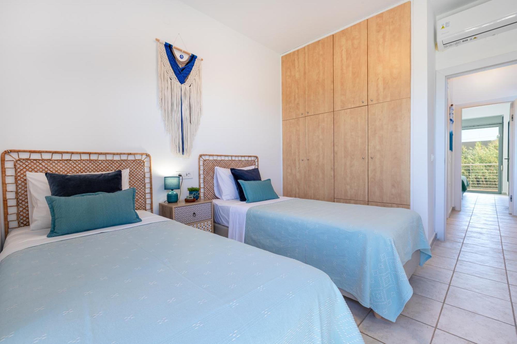 Apartment Maleme Yoga Blue