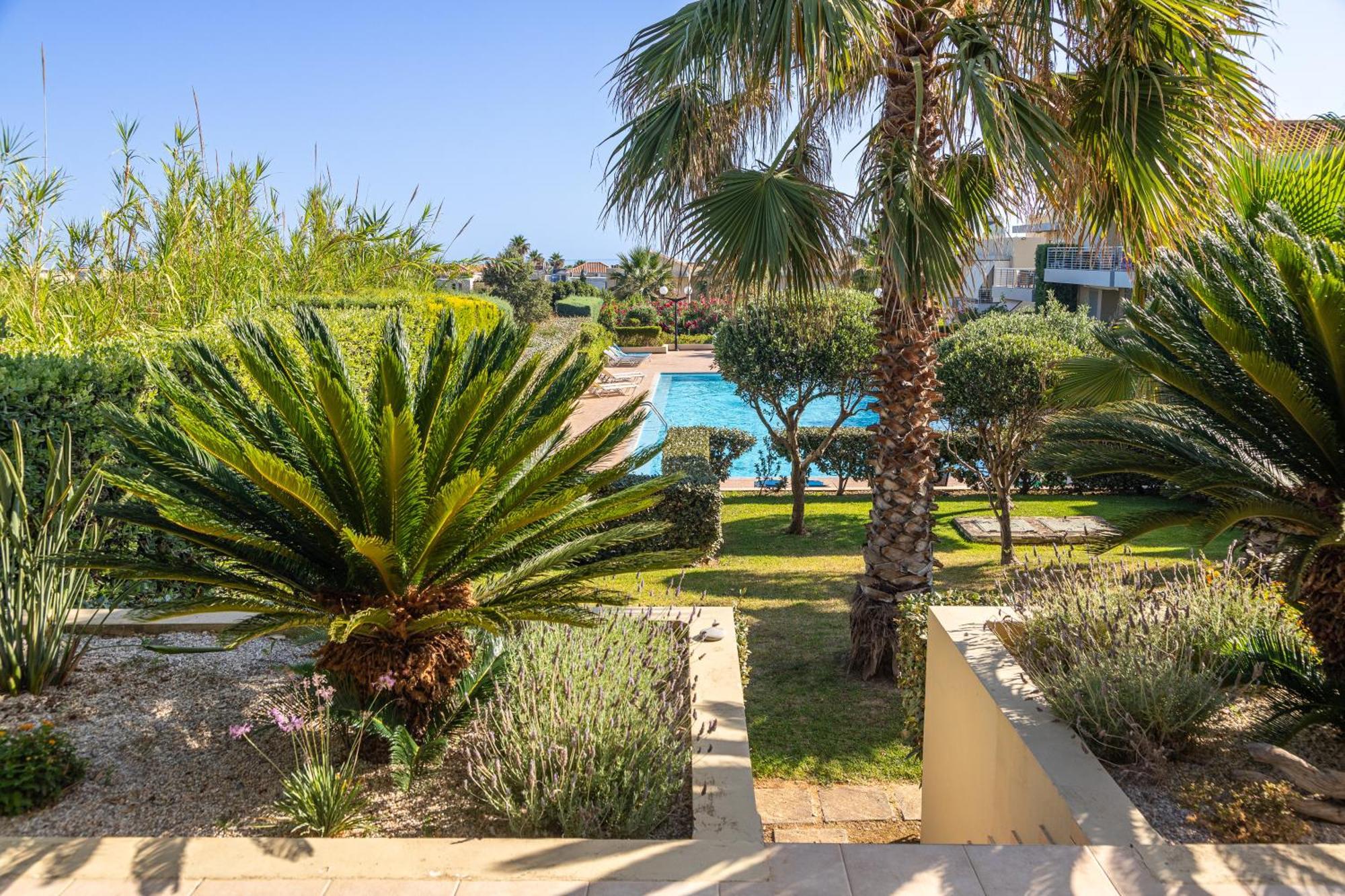 Maleme Yoga Blue Apartment