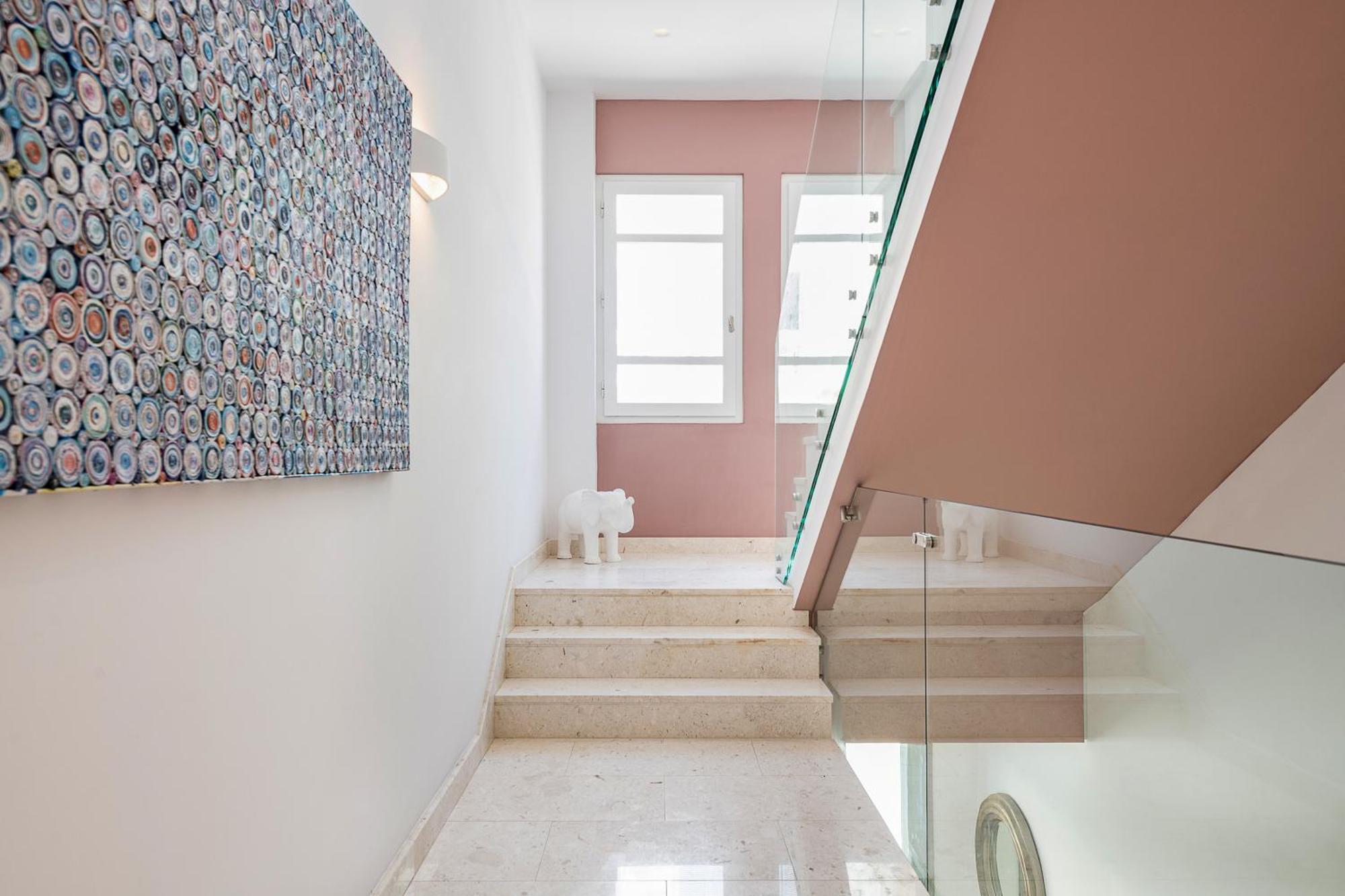 Nyx Chic Manor 3*