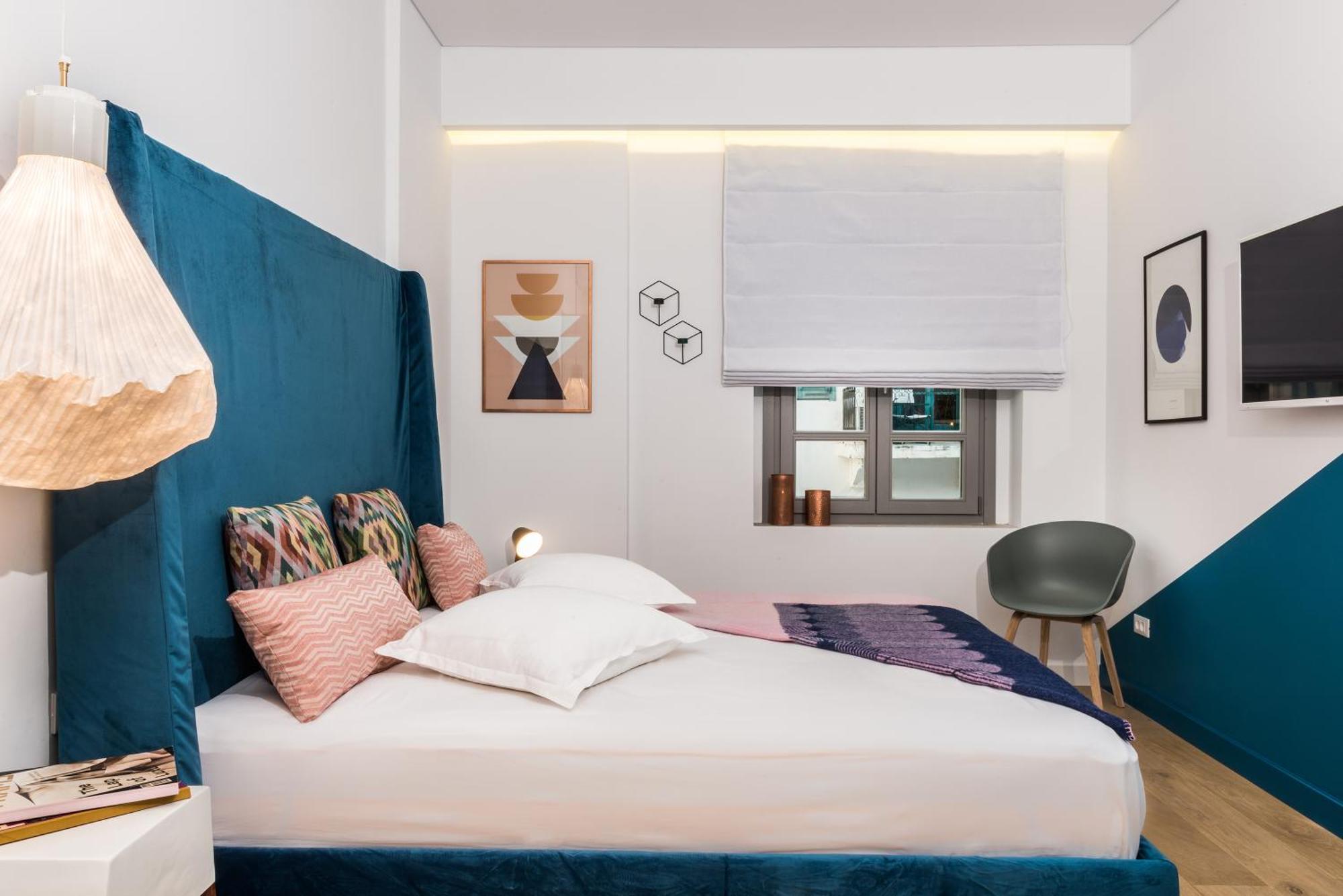 Nyx Chic Manor 3*