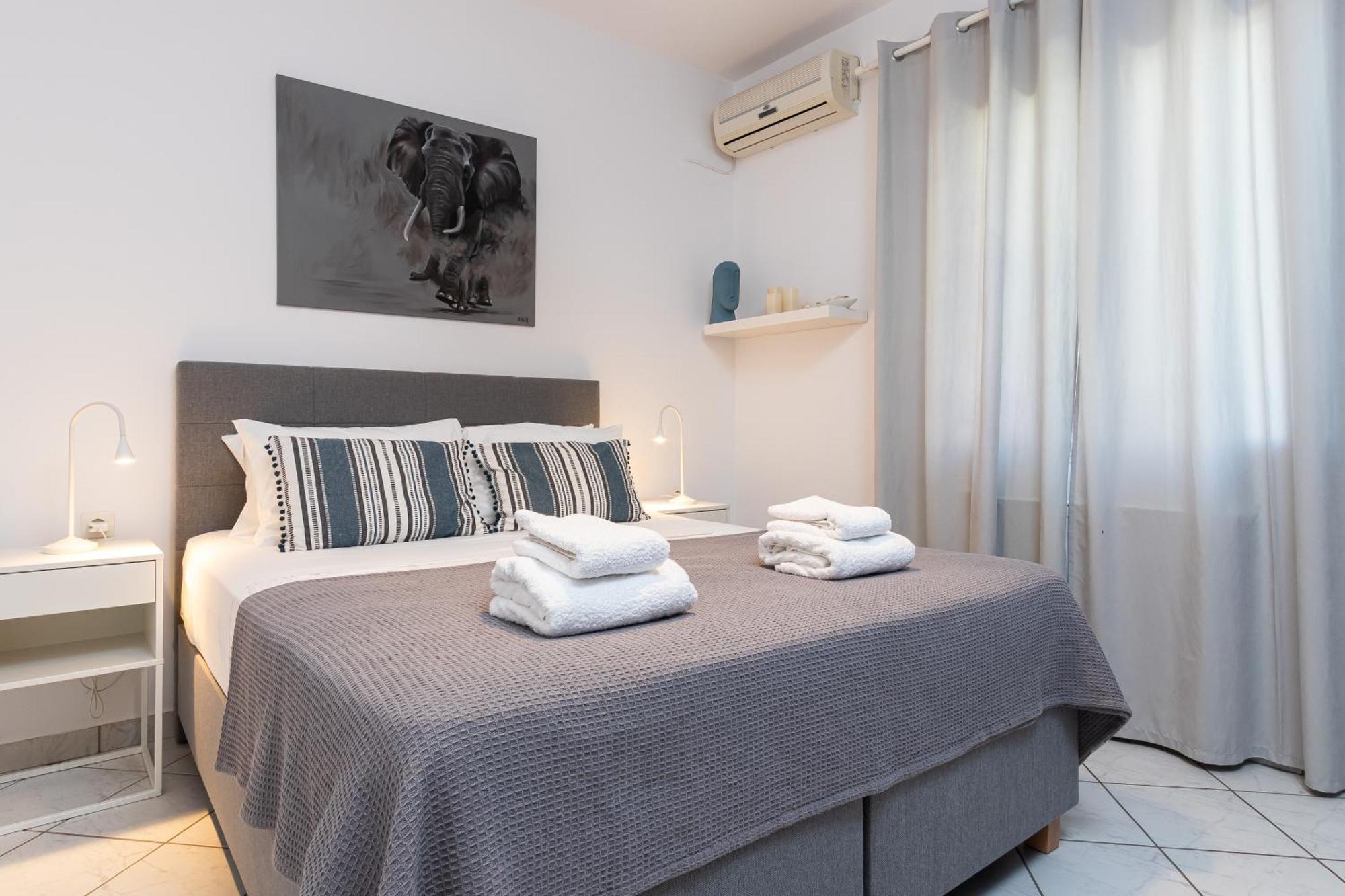 Easy Living Apartment *