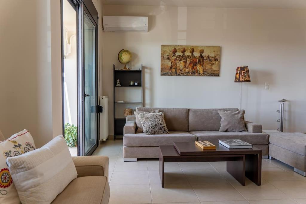 Maisonette With Exclusive Private Parking * Chania (Crete)