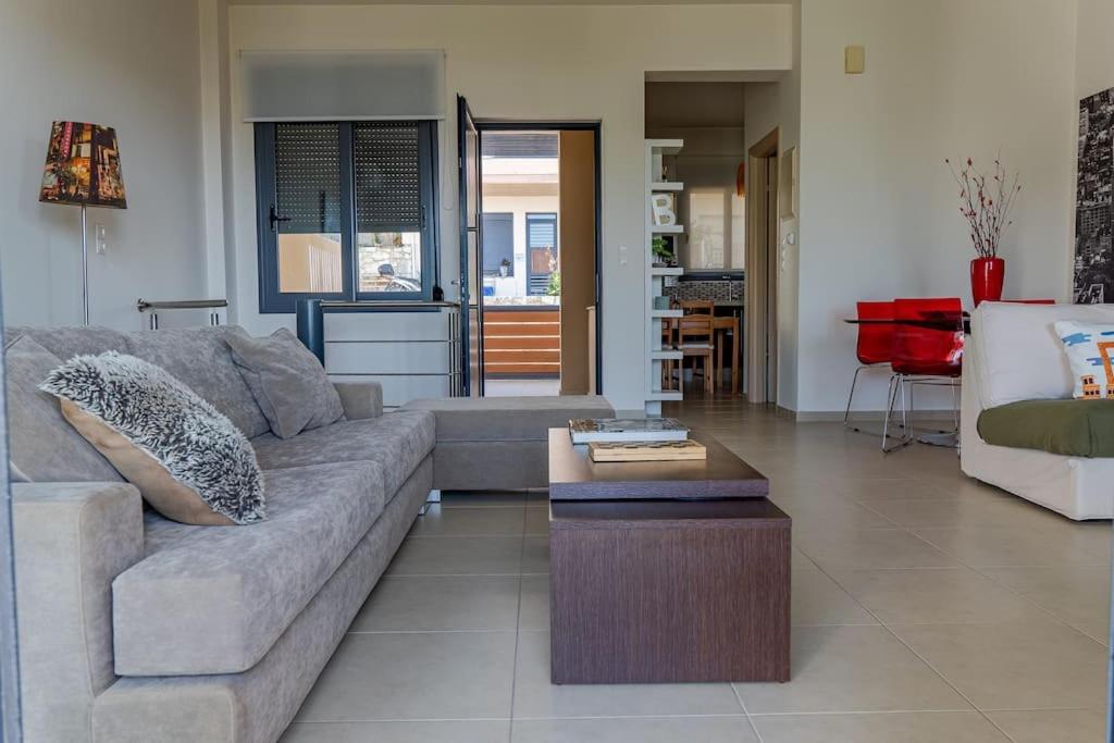 Maisonette With Exclusive Private Parking Villa *