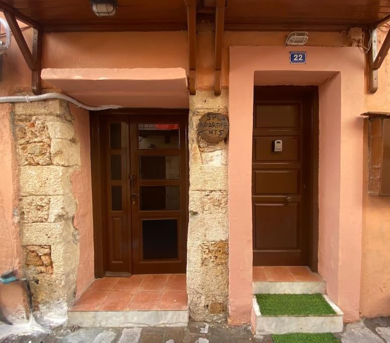 Spla , στην πόλη των χανίων Chania (Crete)