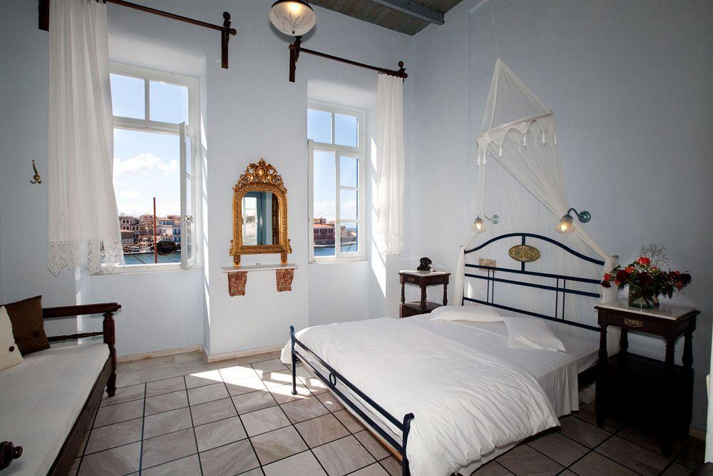 Pandora Aparthotel 4*