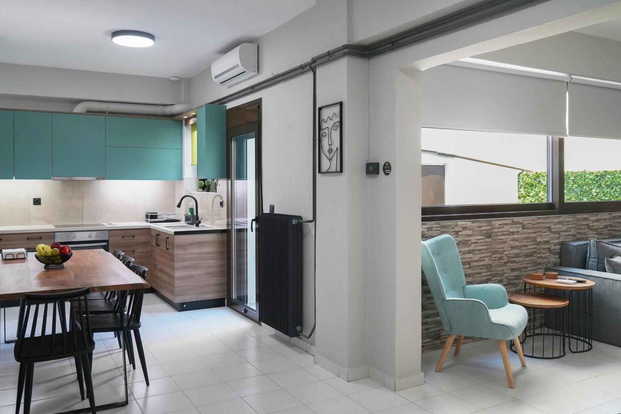 Dedalos Apartment *