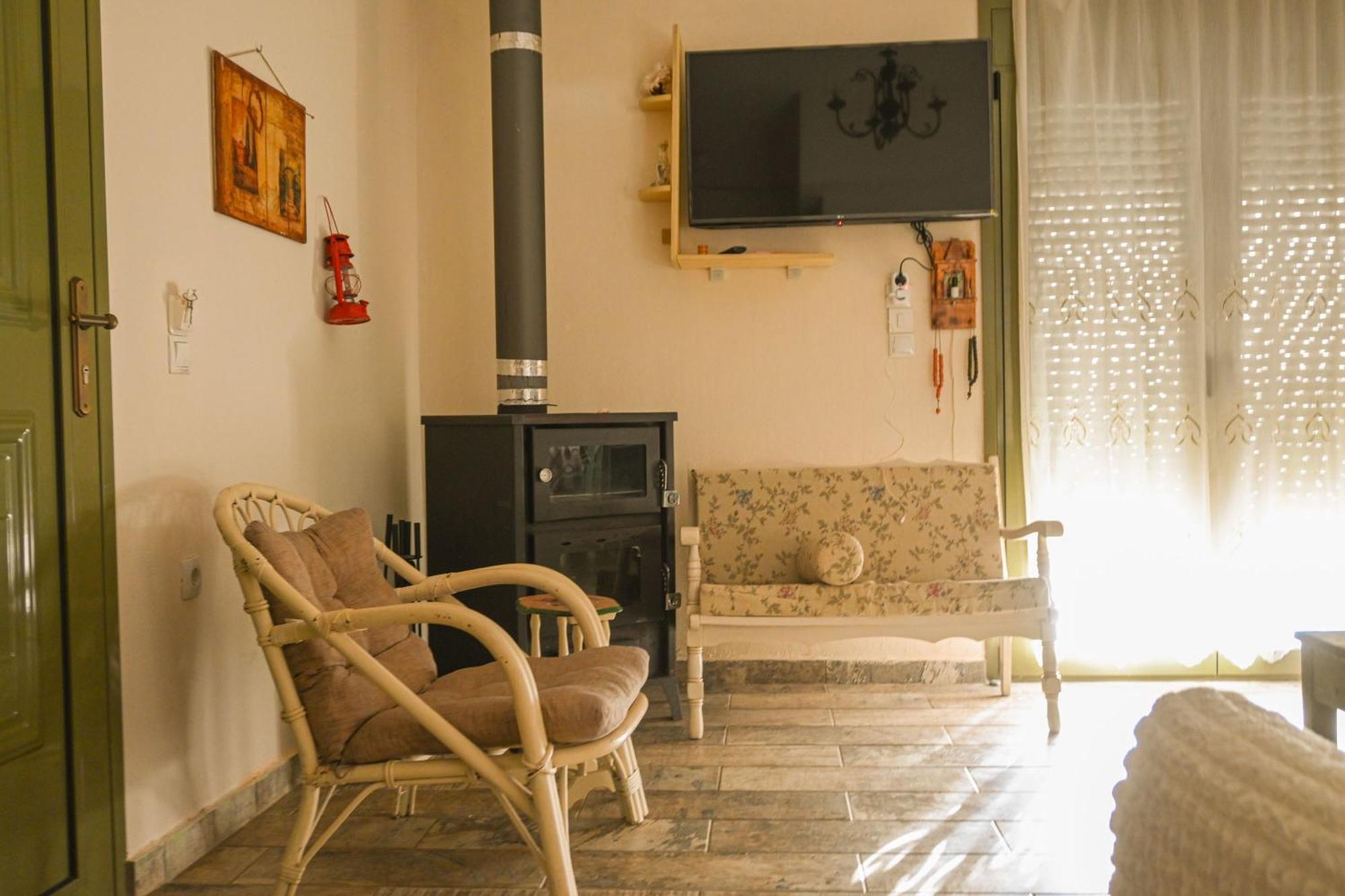 Stone Gea Up Floor Apartment *