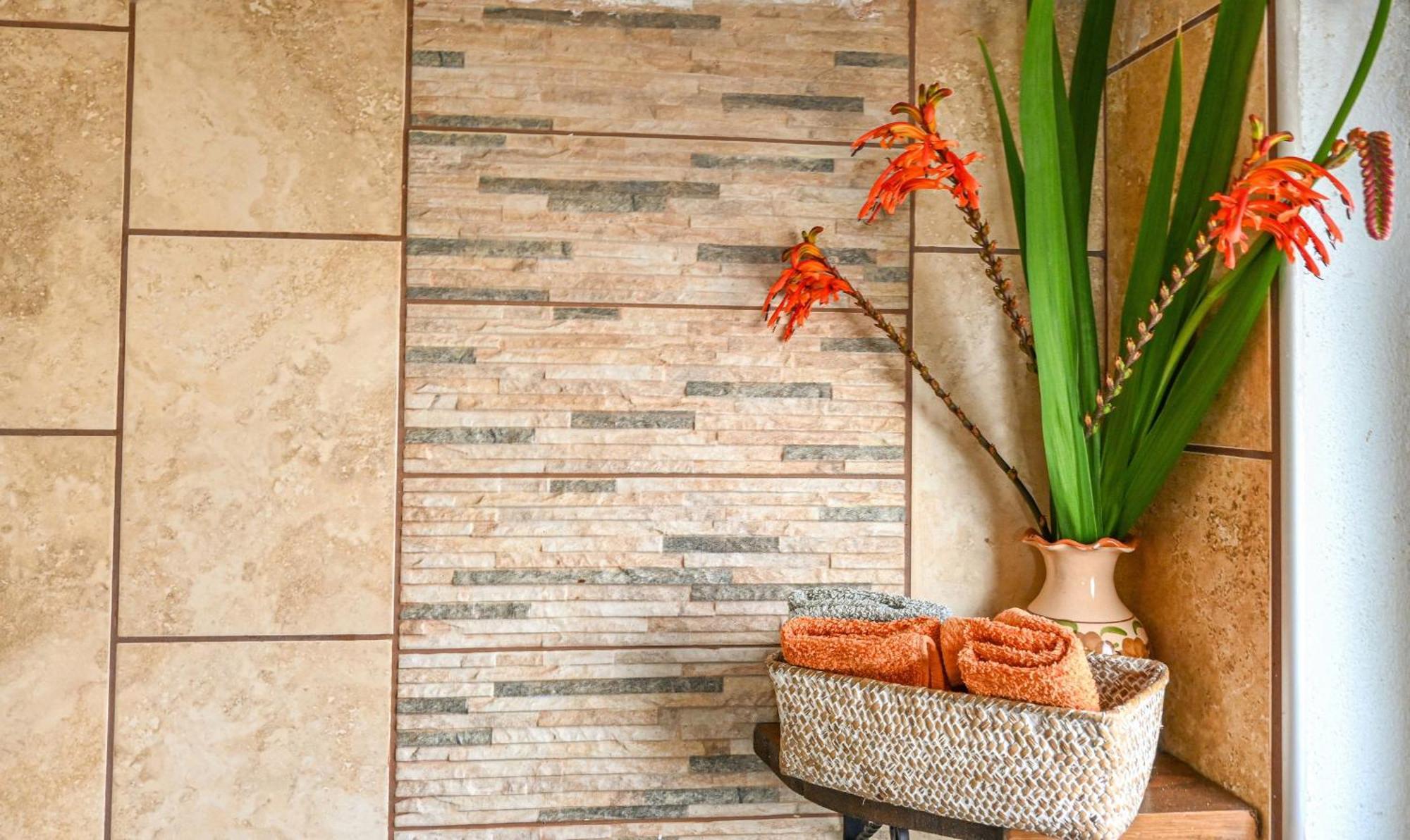 Stone Gea Up Floor Apartment