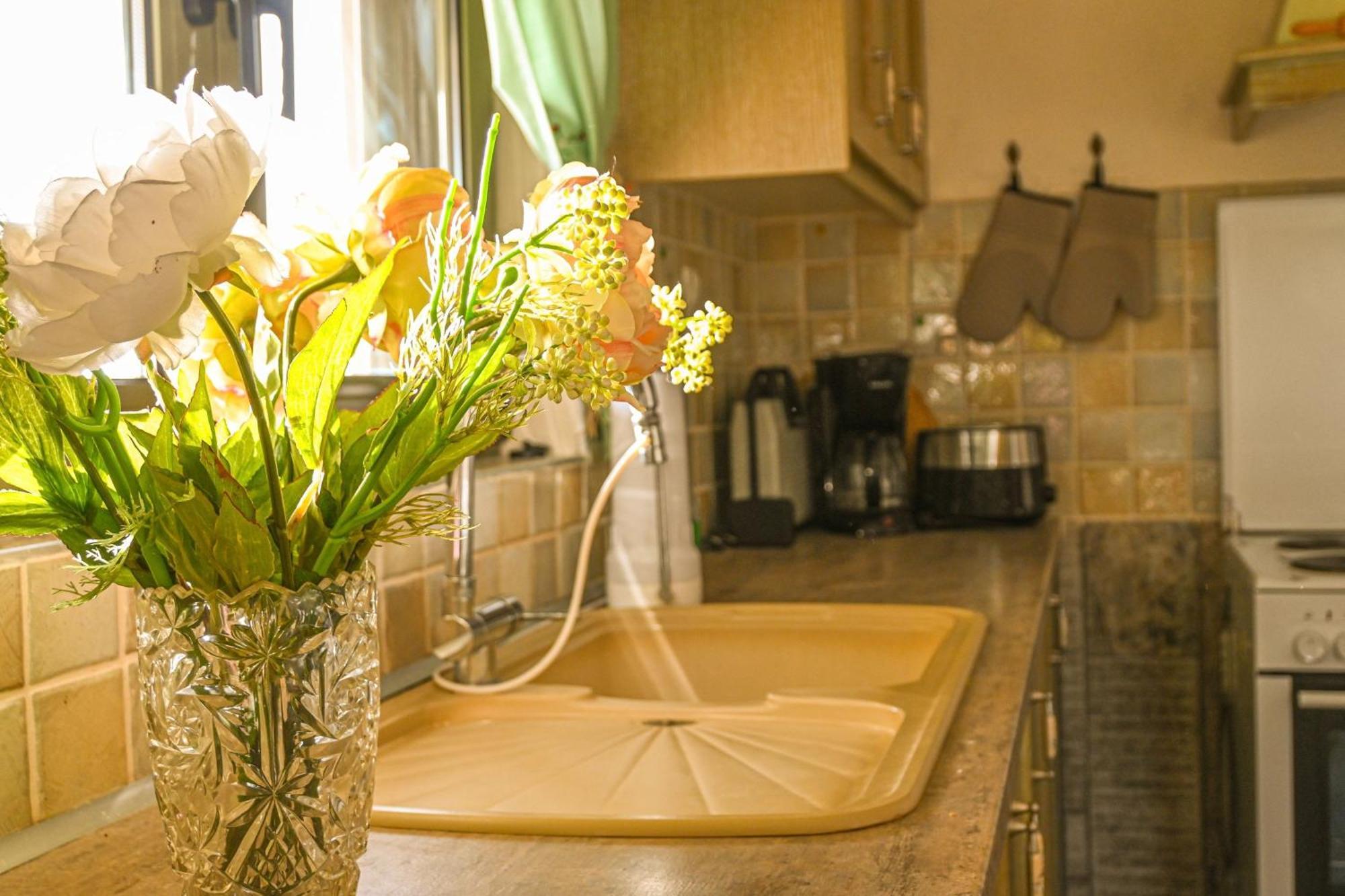 Stone Gea Up Floor Apartment